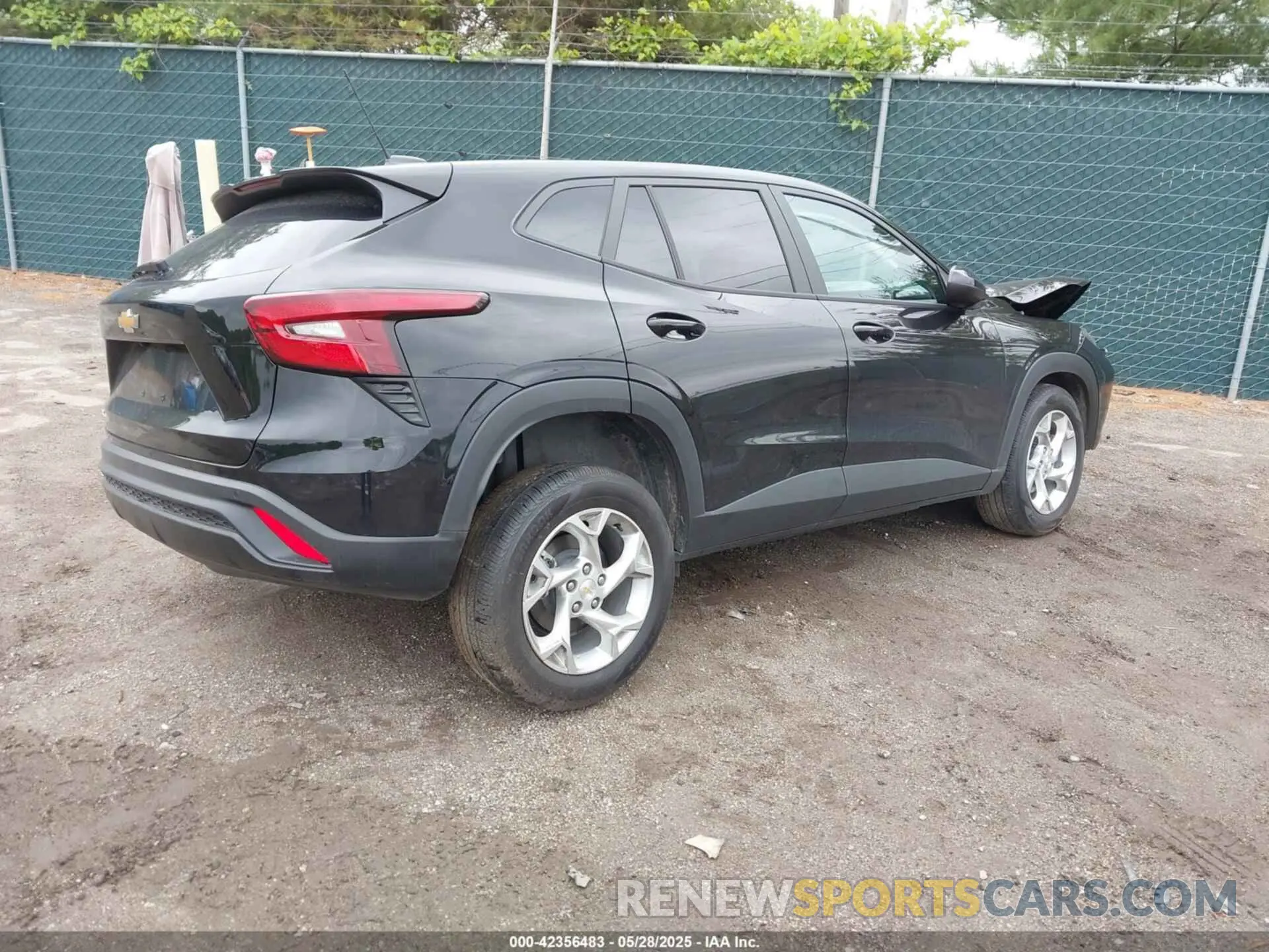 4 Photograph of a damaged car KL77LFEP6SC193252 CHEVROLET TRAX 2025