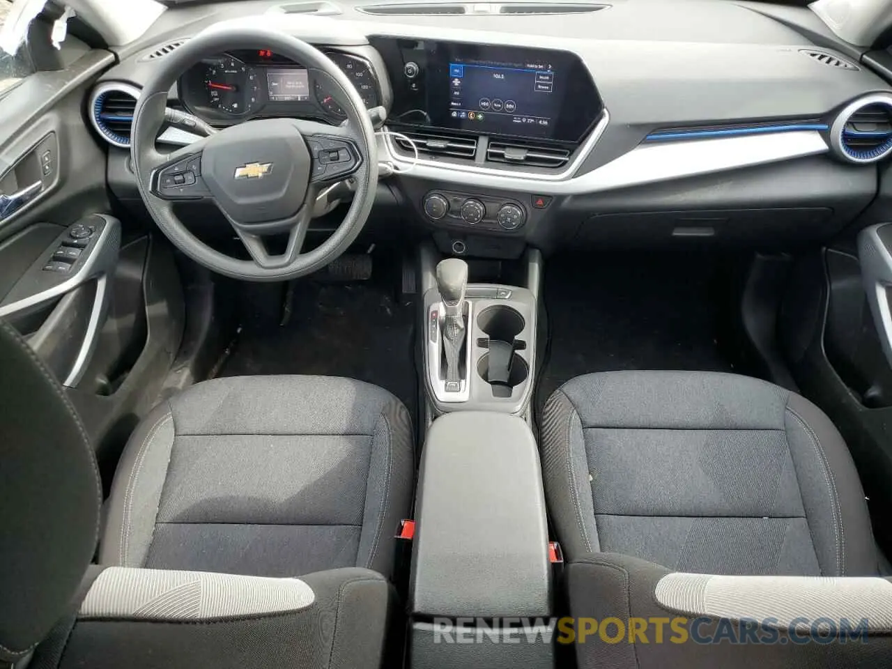 8 Photograph of a damaged car KL77LFEP8SC021496 CHEVROLET TRAX 2025