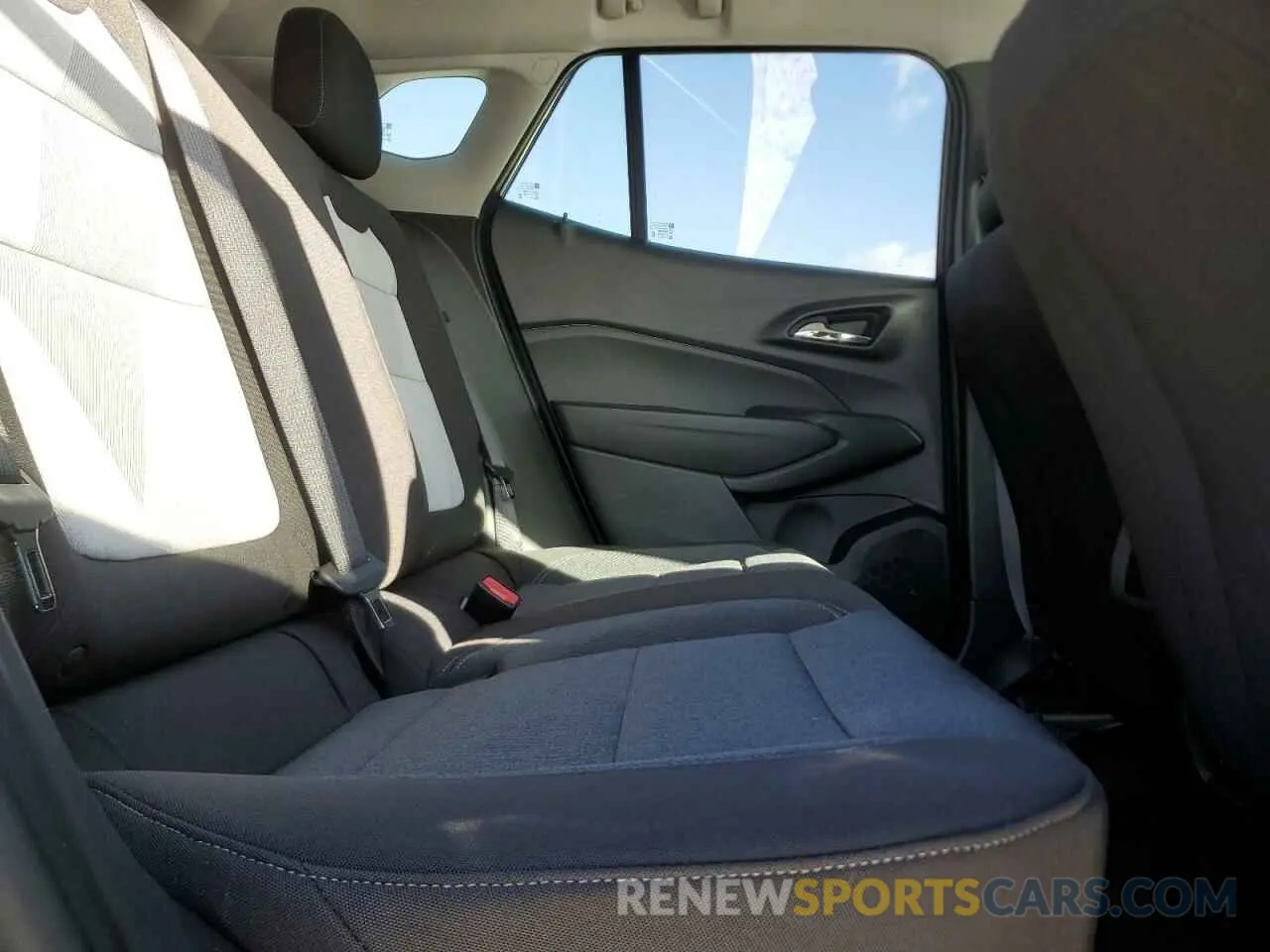 11 Photograph of a damaged car KL77LFEP8SC130590 CHEVROLET TRAX 2025
