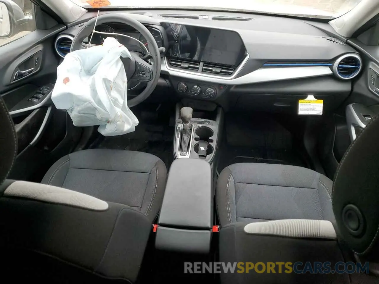 8 Photograph of a damaged car KL77LFEP8SC149835 CHEVROLET TRAX 2025