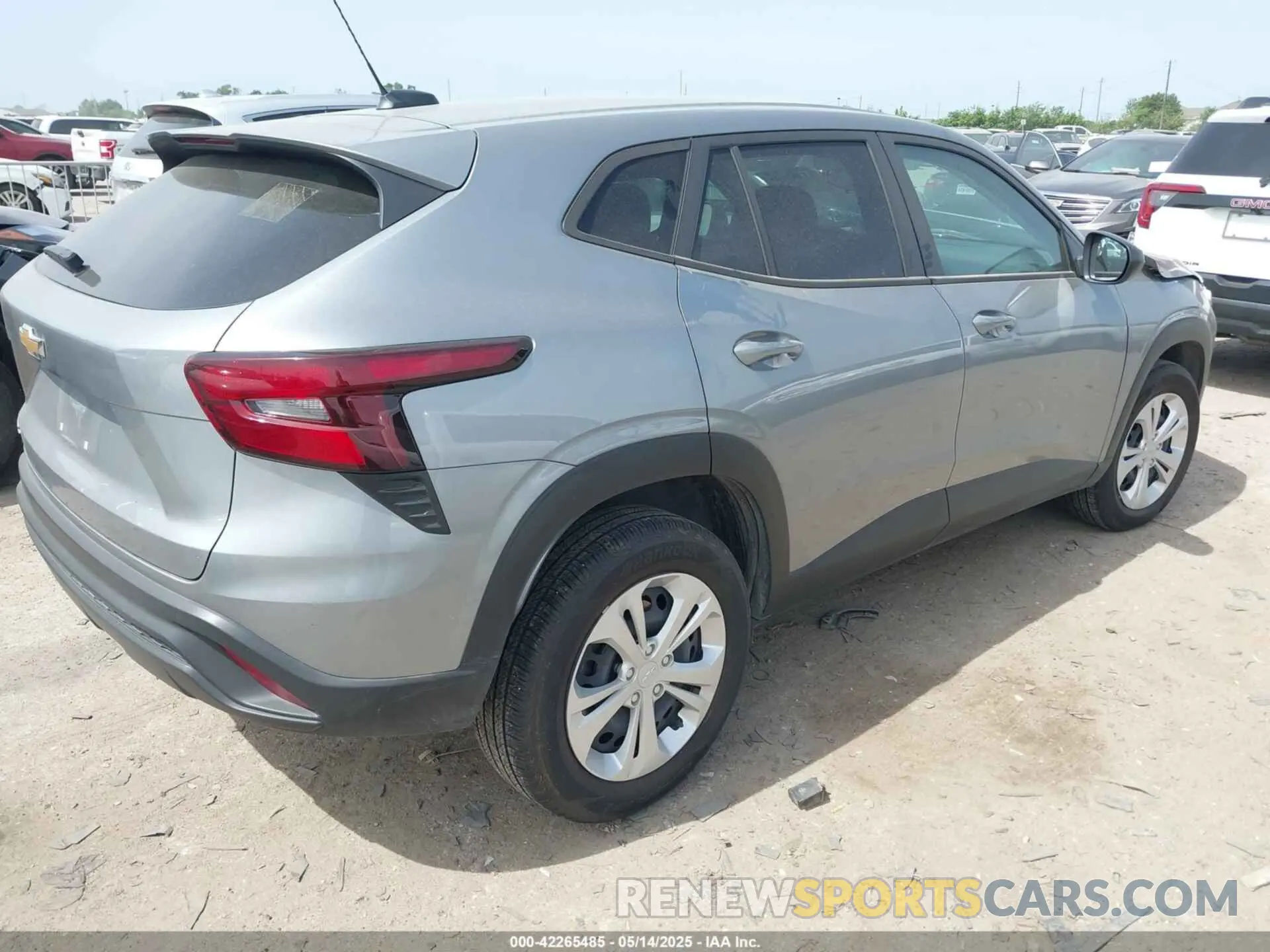 4 Photograph of a damaged car KL77LFEP9SC040459 CHEVROLET TRAX 2025