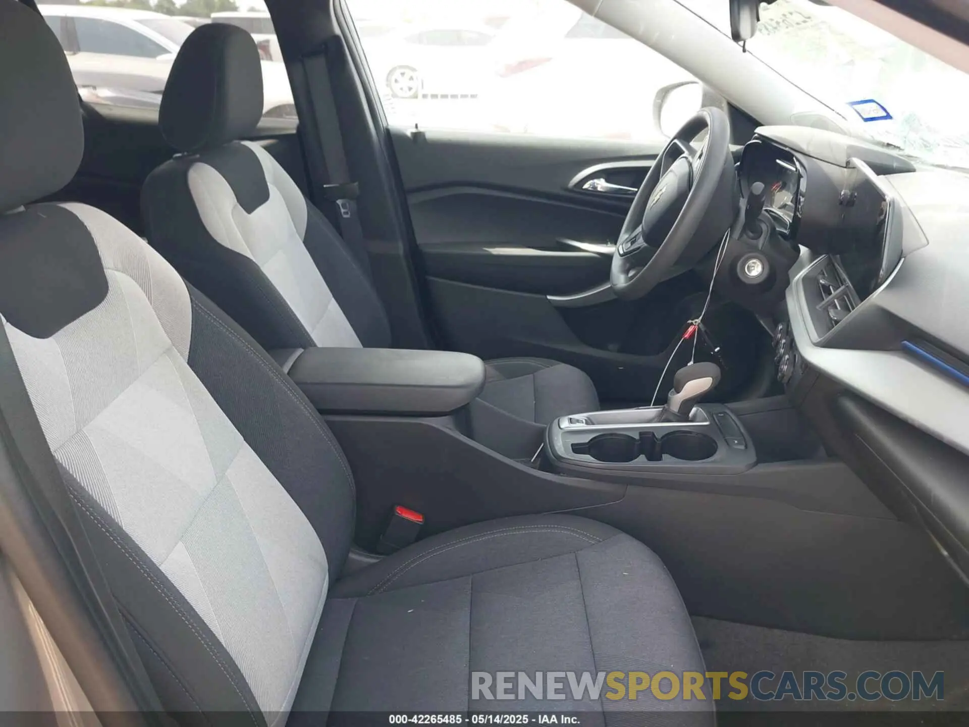 5 Photograph of a damaged car KL77LFEP9SC040459 CHEVROLET TRAX 2025