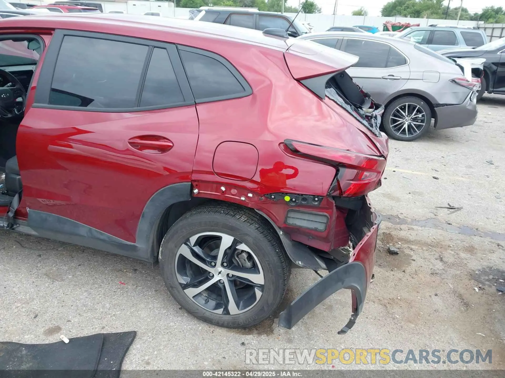 6 Photograph of a damaged car KL77LGEP0SC027993 CHEVROLET TRAX 2025