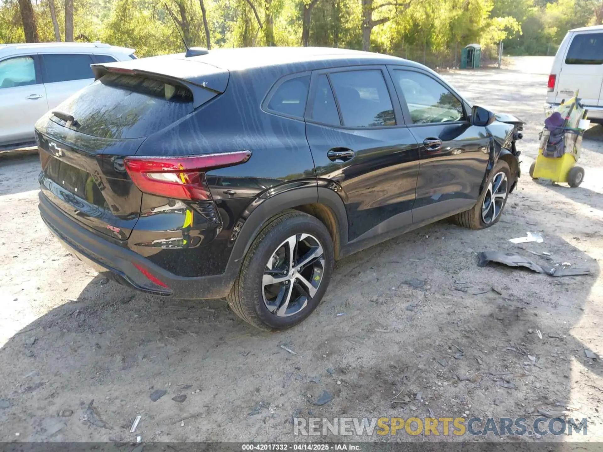 4 Photograph of a damaged car KL77LGEP0SC099616 CHEVROLET TRAX 2025