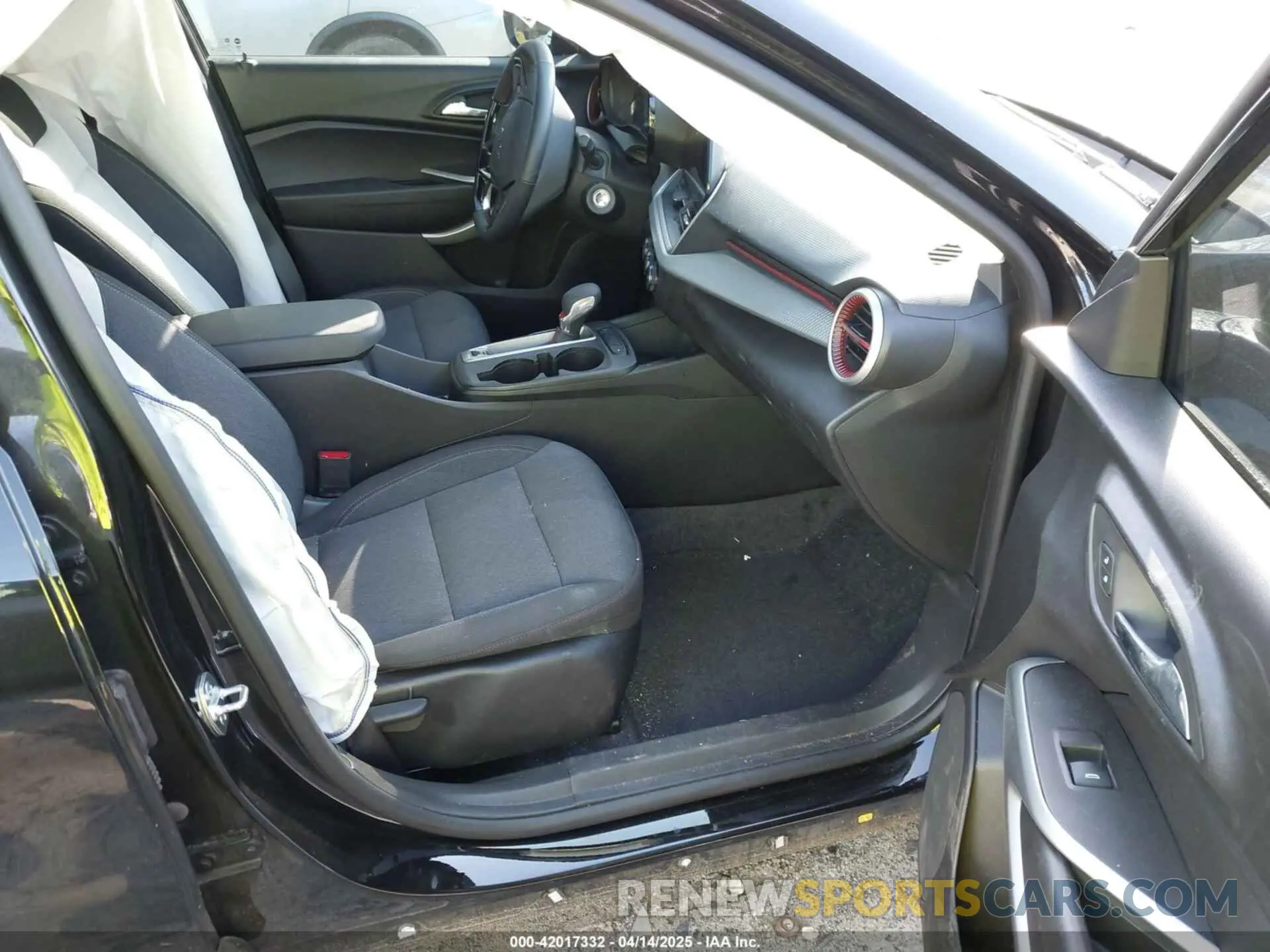 5 Photograph of a damaged car KL77LGEP0SC099616 CHEVROLET TRAX 2025