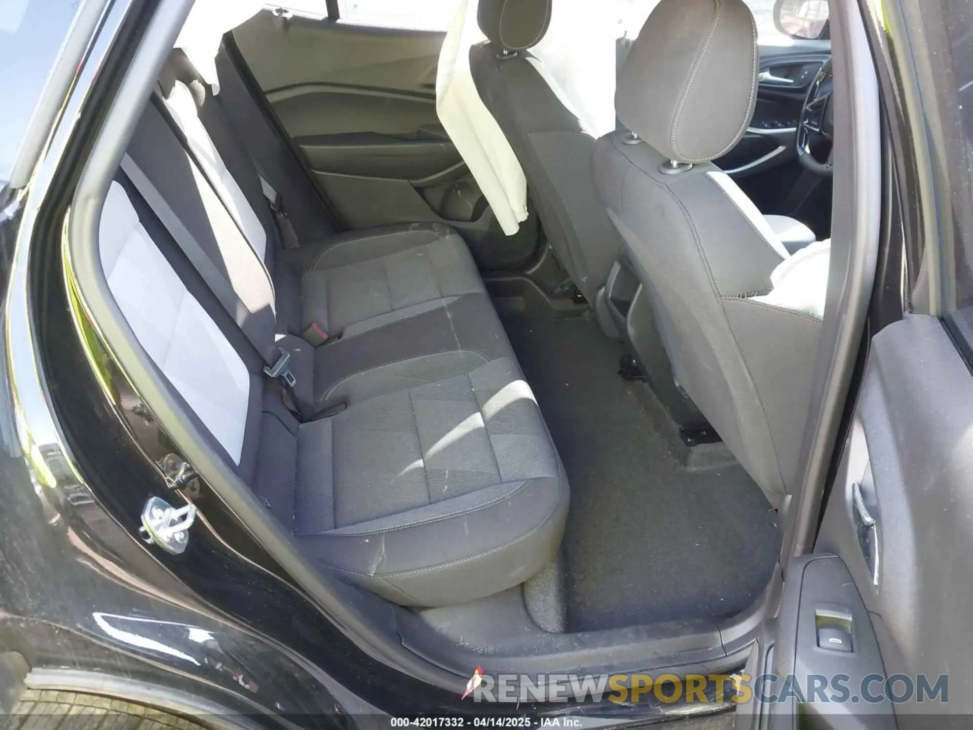8 Photograph of a damaged car KL77LGEP0SC099616 CHEVROLET TRAX 2025
