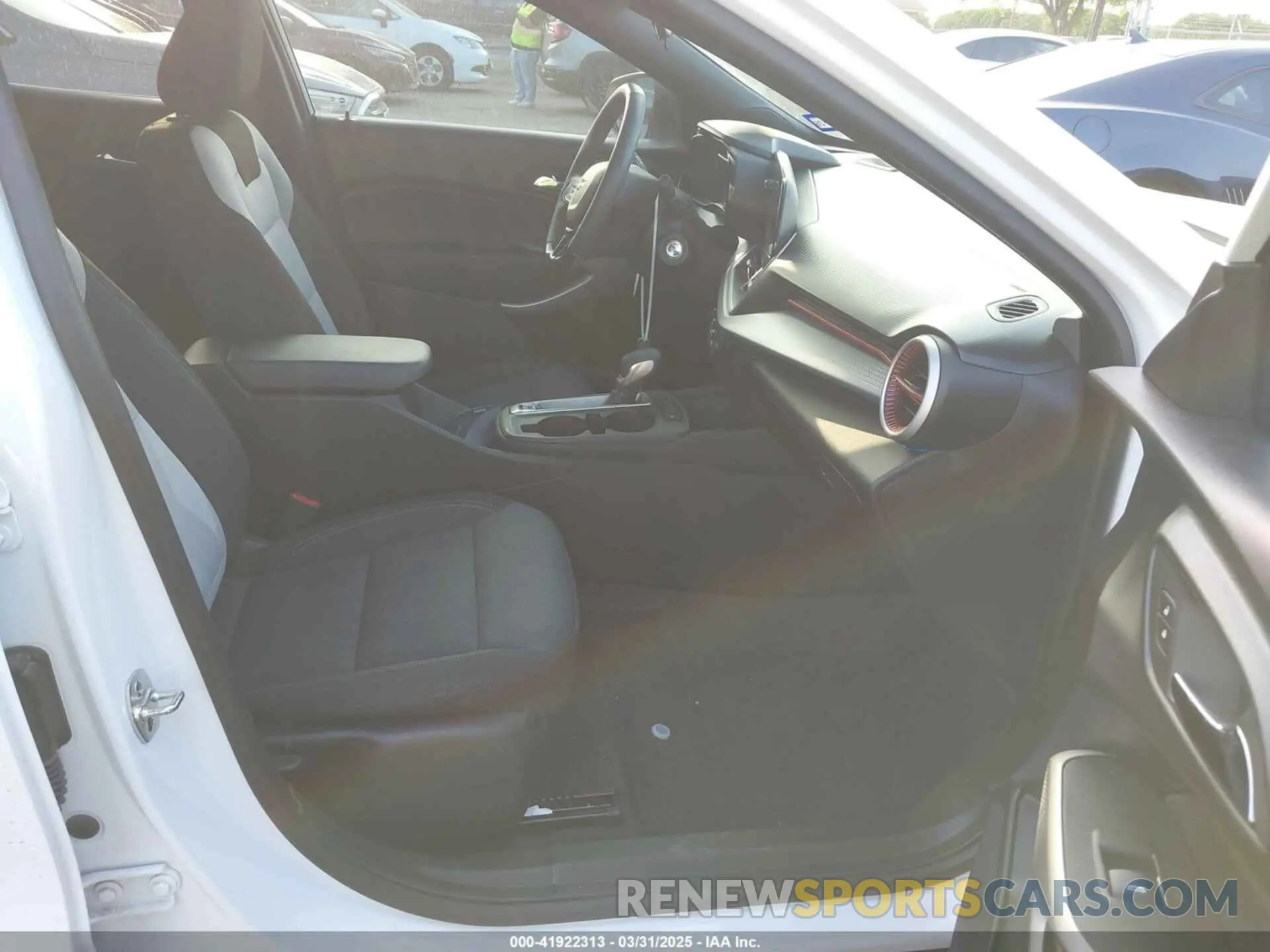 5 Photograph of a damaged car KL77LGEP1SC005792 CHEVROLET TRAX 2025