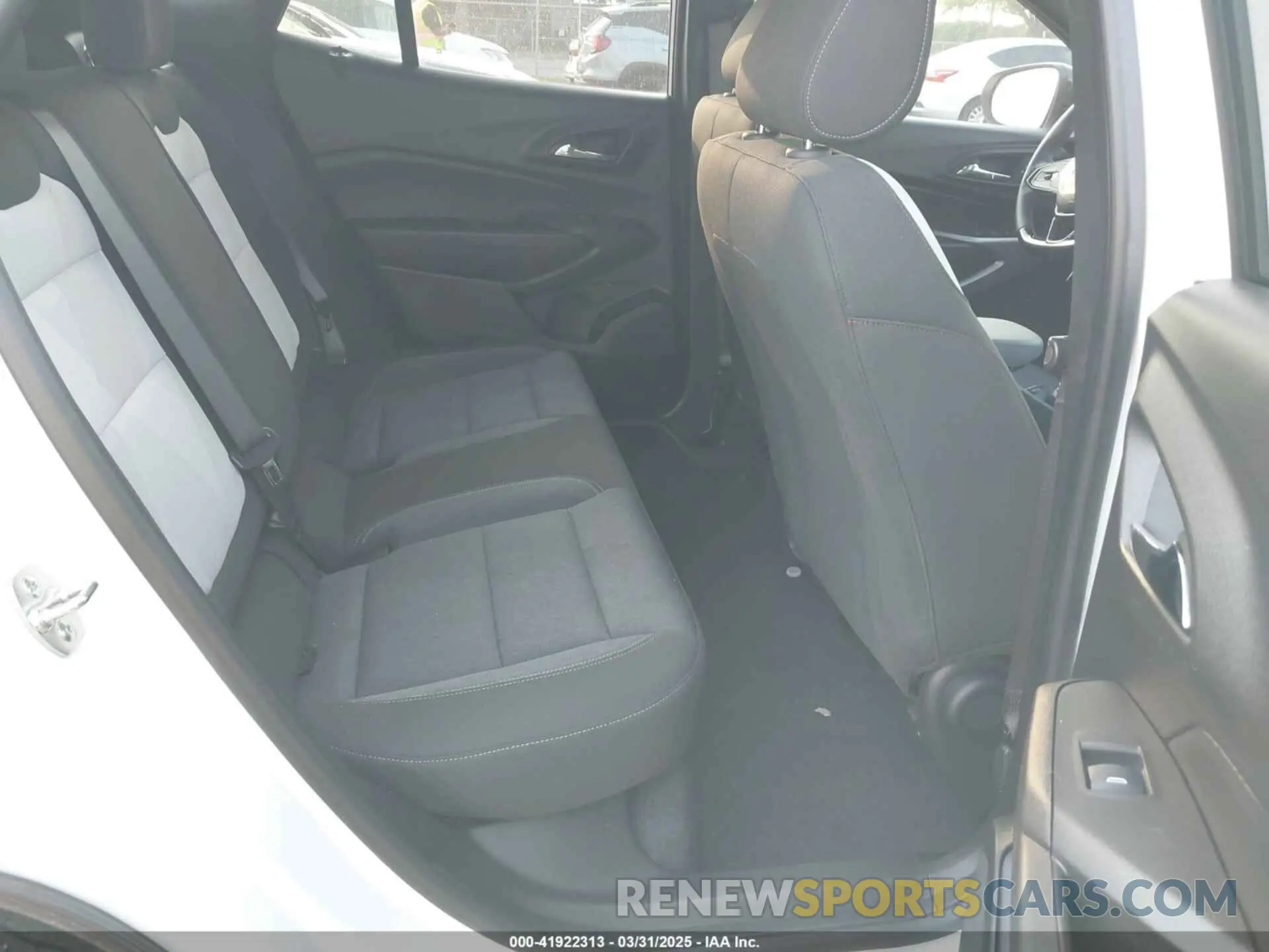 8 Photograph of a damaged car KL77LGEP1SC005792 CHEVROLET TRAX 2025