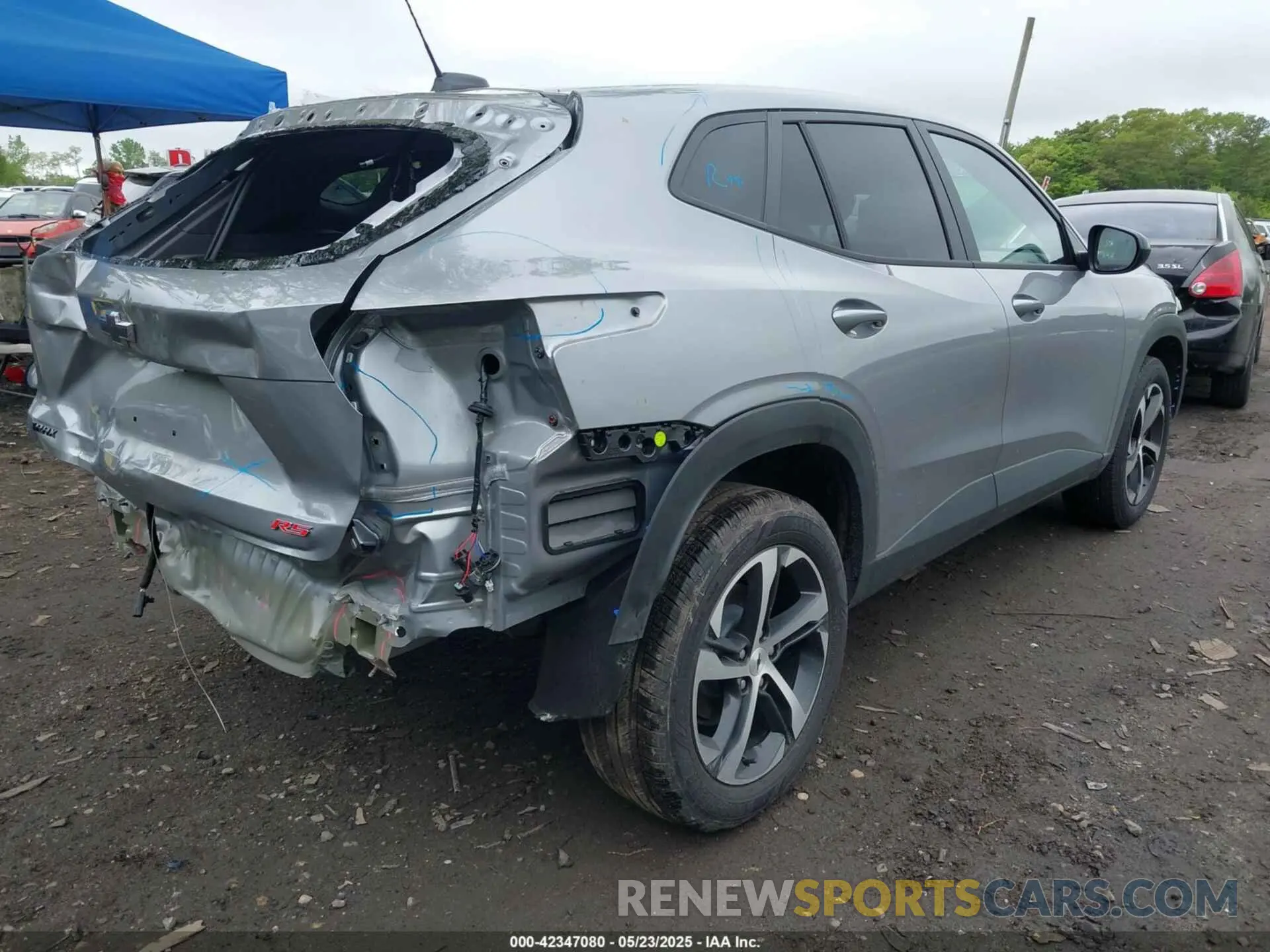 4 Photograph of a damaged car KL77LGEP1SC127424 CHEVROLET TRAX 2025