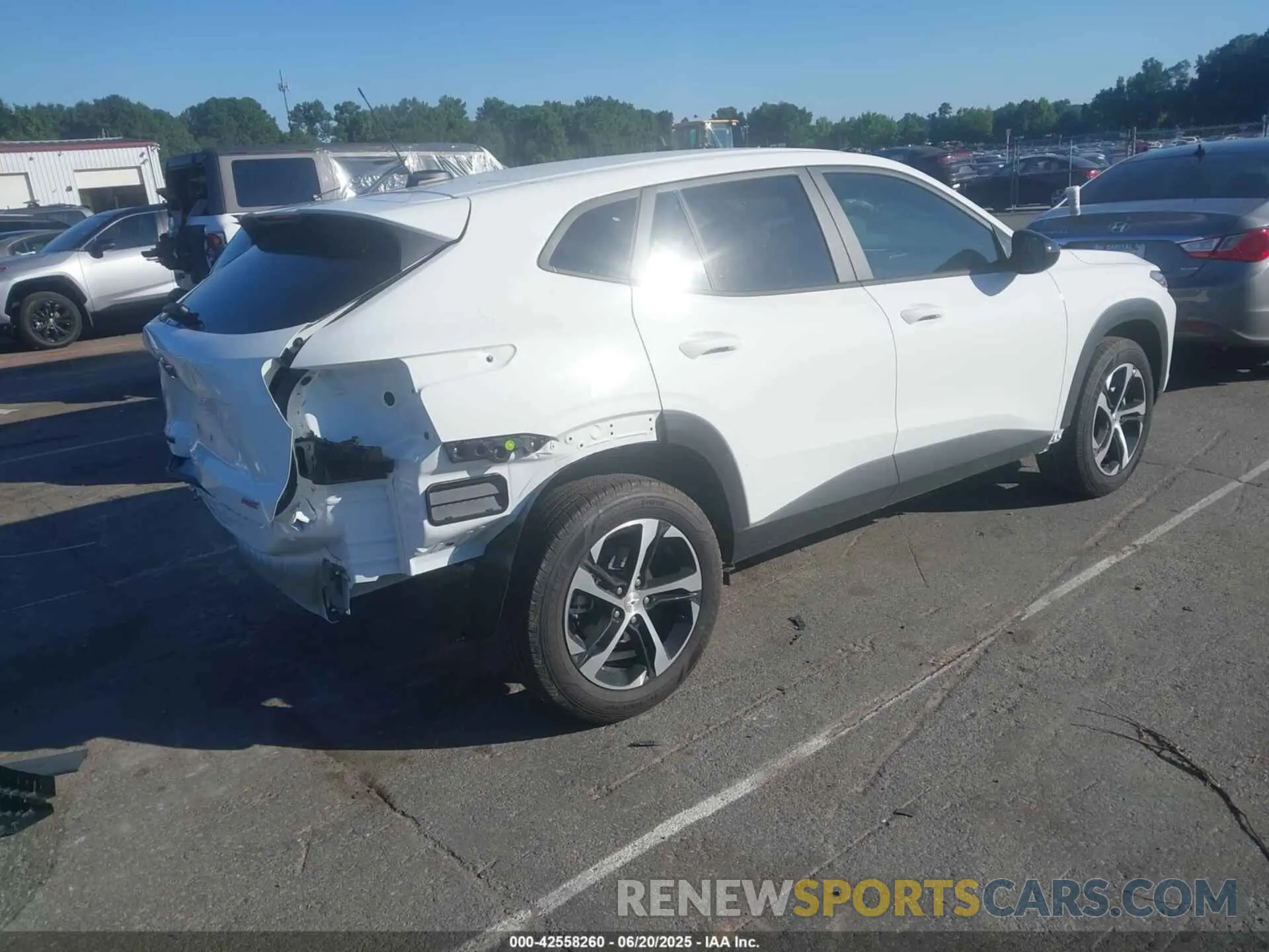 4 Photograph of a damaged car KL77LGEP3SC195109 CHEVROLET TRAX 2025