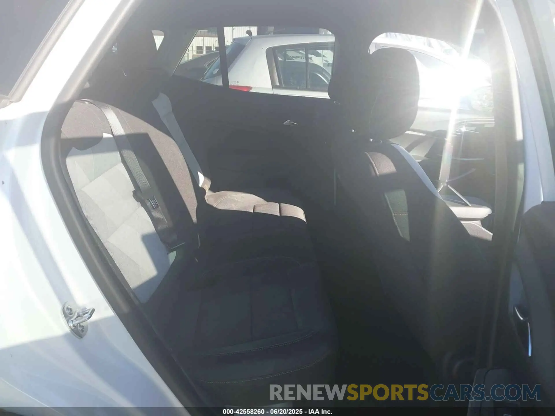 8 Photograph of a damaged car KL77LGEP3SC195109 CHEVROLET TRAX 2025