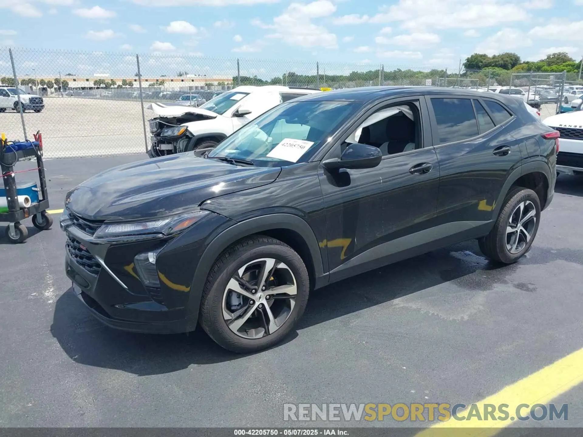 2 Photograph of a damaged car KL77LGEP3SC217058 CHEVROLET TRAX 2025