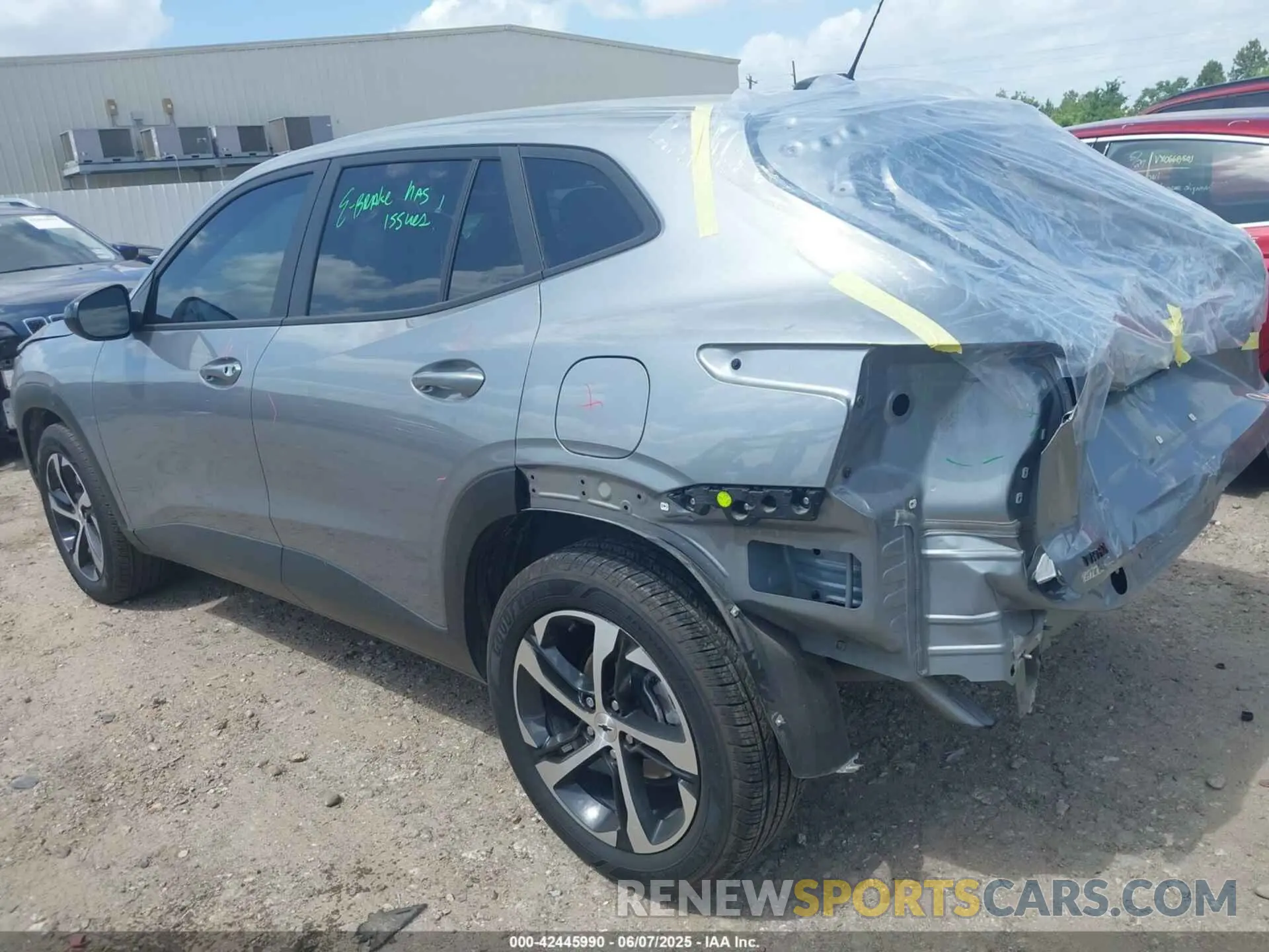 3 Photograph of a damaged car KL77LGEP6SC055698 CHEVROLET TRAX 2025