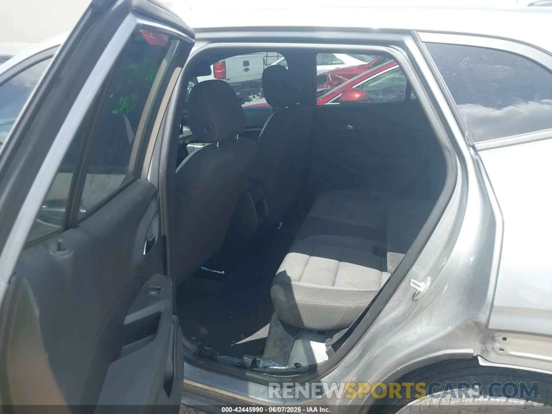 5 Photograph of a damaged car KL77LGEP6SC055698 CHEVROLET TRAX 2025