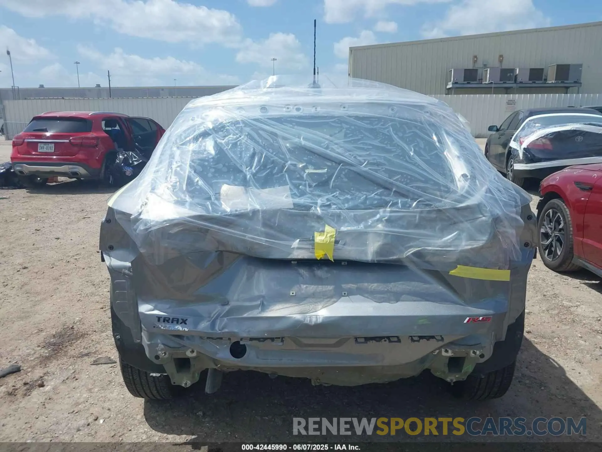 6 Photograph of a damaged car KL77LGEP6SC055698 CHEVROLET TRAX 2025