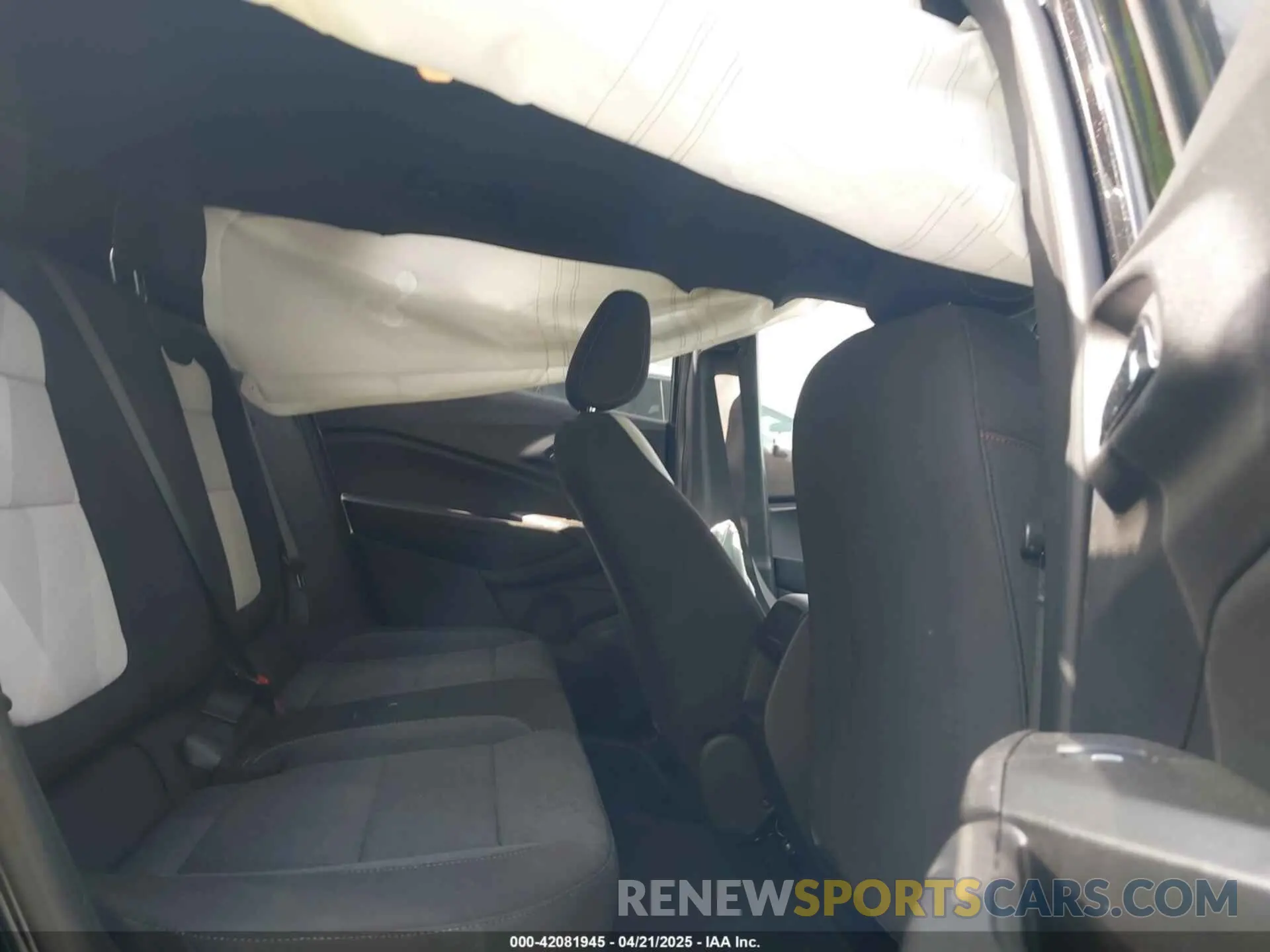 8 Photograph of a damaged car KL77LGEP6SC072758 CHEVROLET TRAX 2025