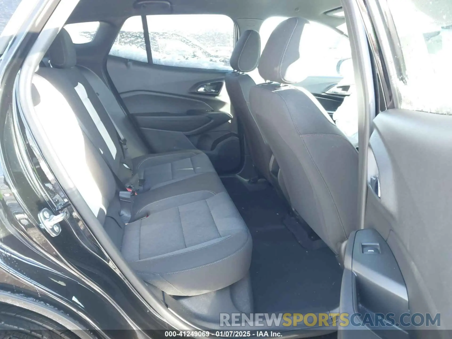 8 Photograph of a damaged car KL77LGEP7SC069755 CHEVROLET TRAX 2025