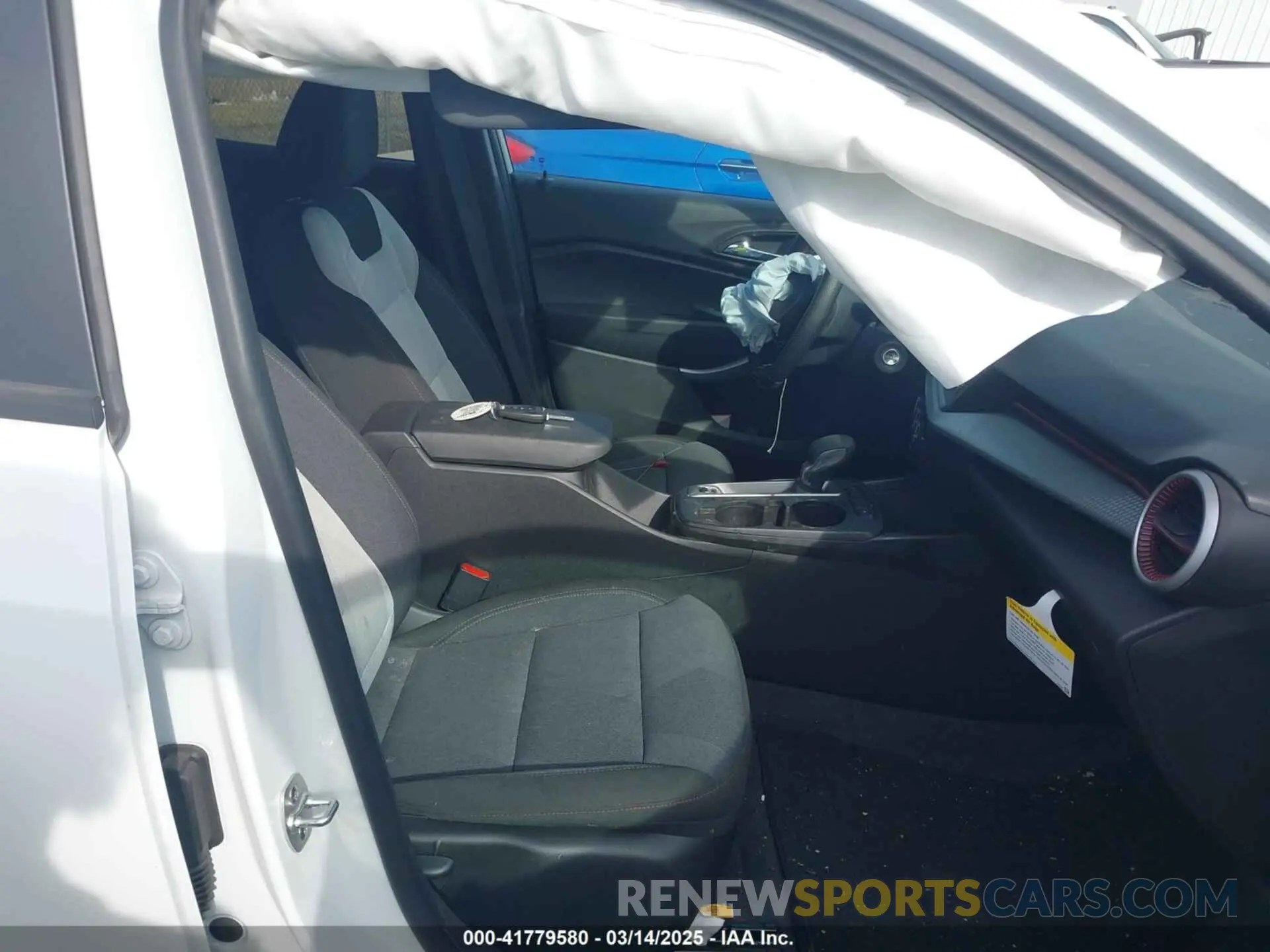 5 Photograph of a damaged car KL77LGEP8SC043648 CHEVROLET TRAX 2025