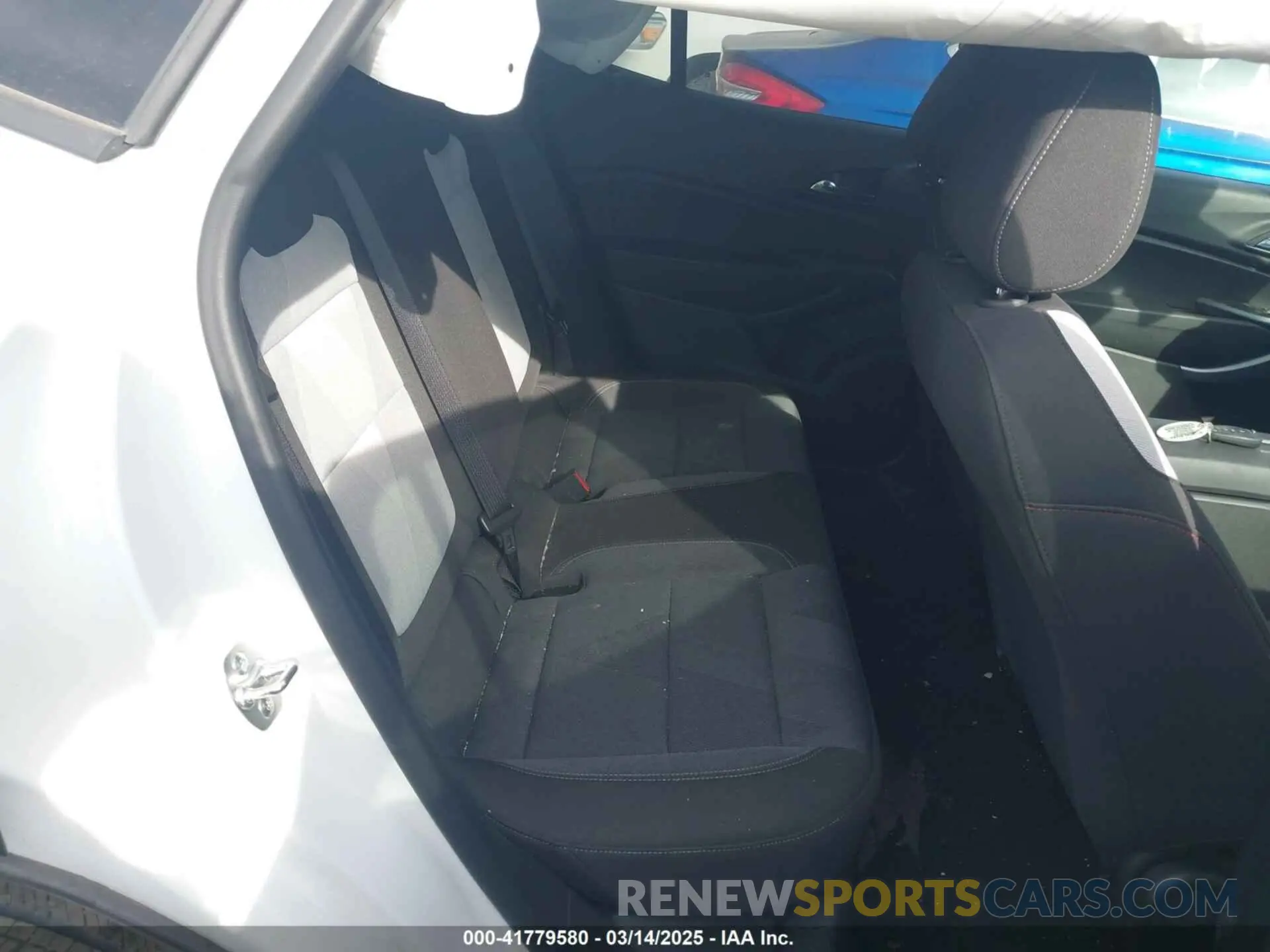 8 Photograph of a damaged car KL77LGEP8SC043648 CHEVROLET TRAX 2025