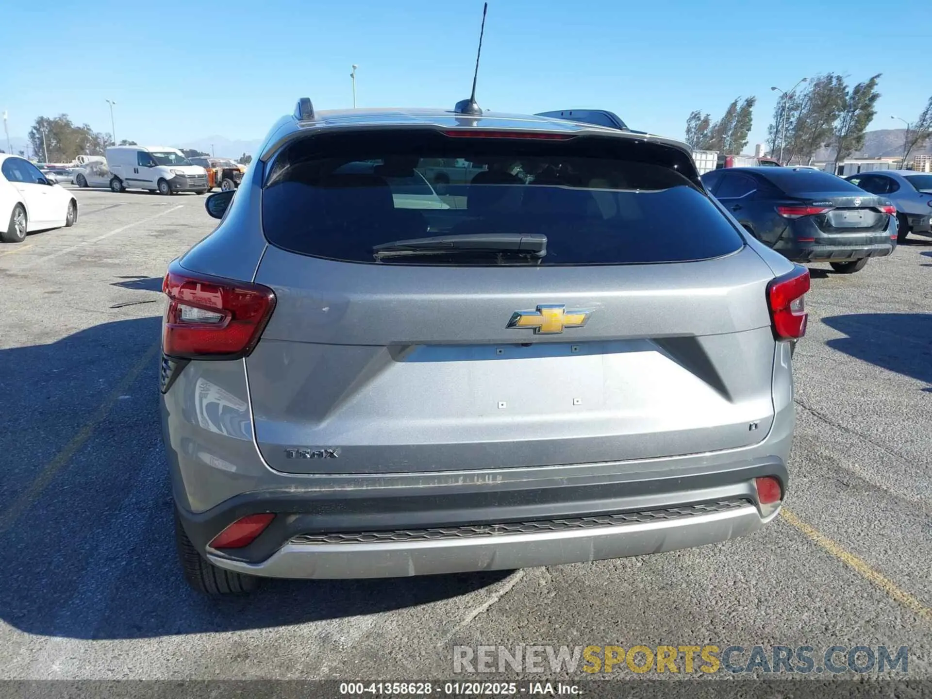 16 Photograph of a damaged car KL77LHEP0SC085401 CHEVROLET TRAX 2025