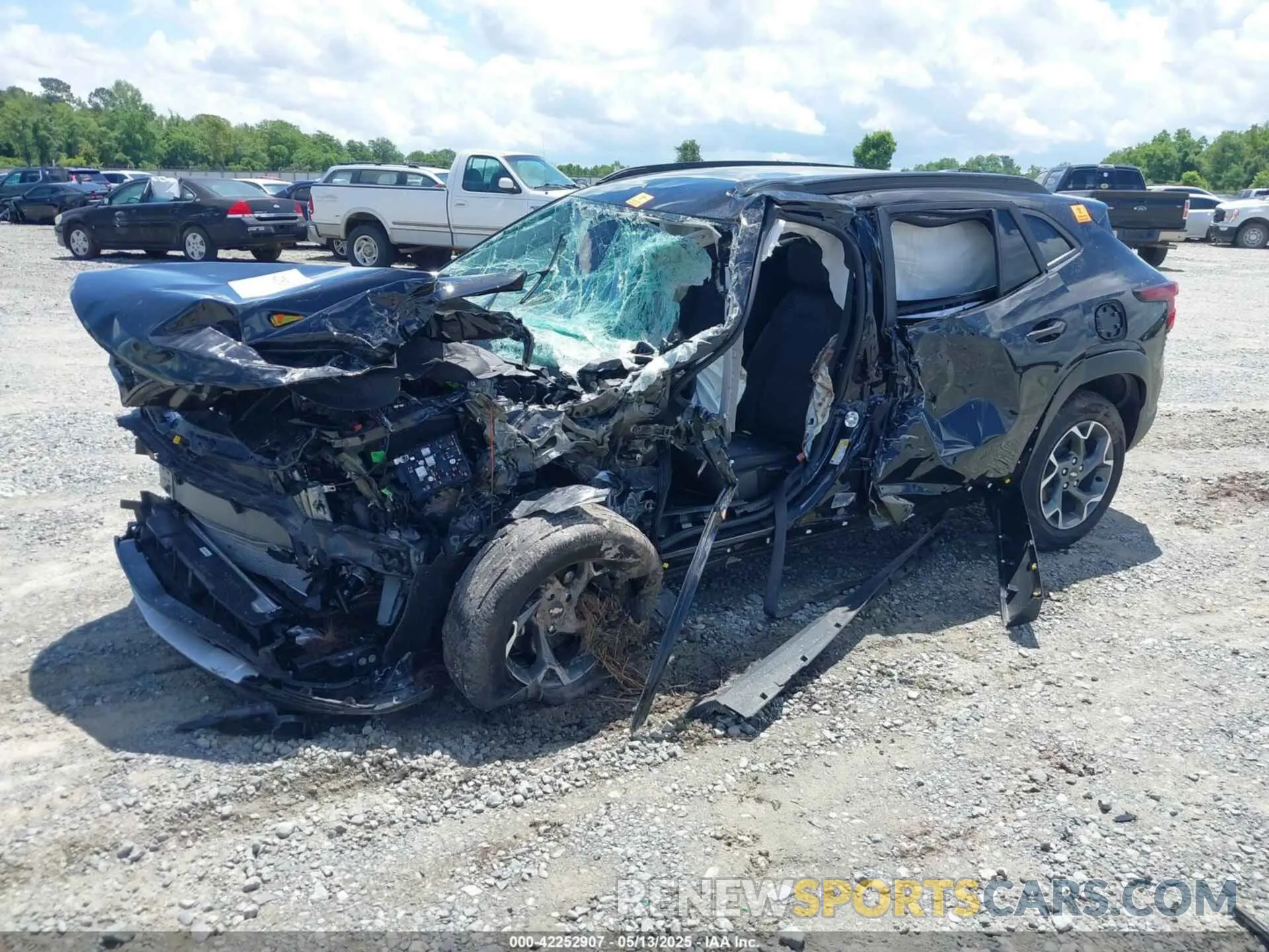 2 Photograph of a damaged car KL77LHEP0SC098598 CHEVROLET TRAX 2025