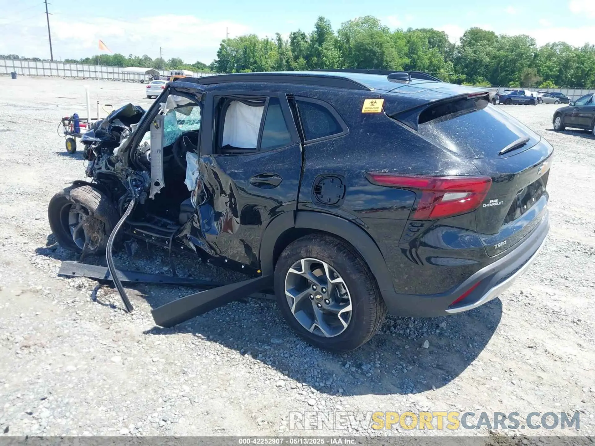 3 Photograph of a damaged car KL77LHEP0SC098598 CHEVROLET TRAX 2025