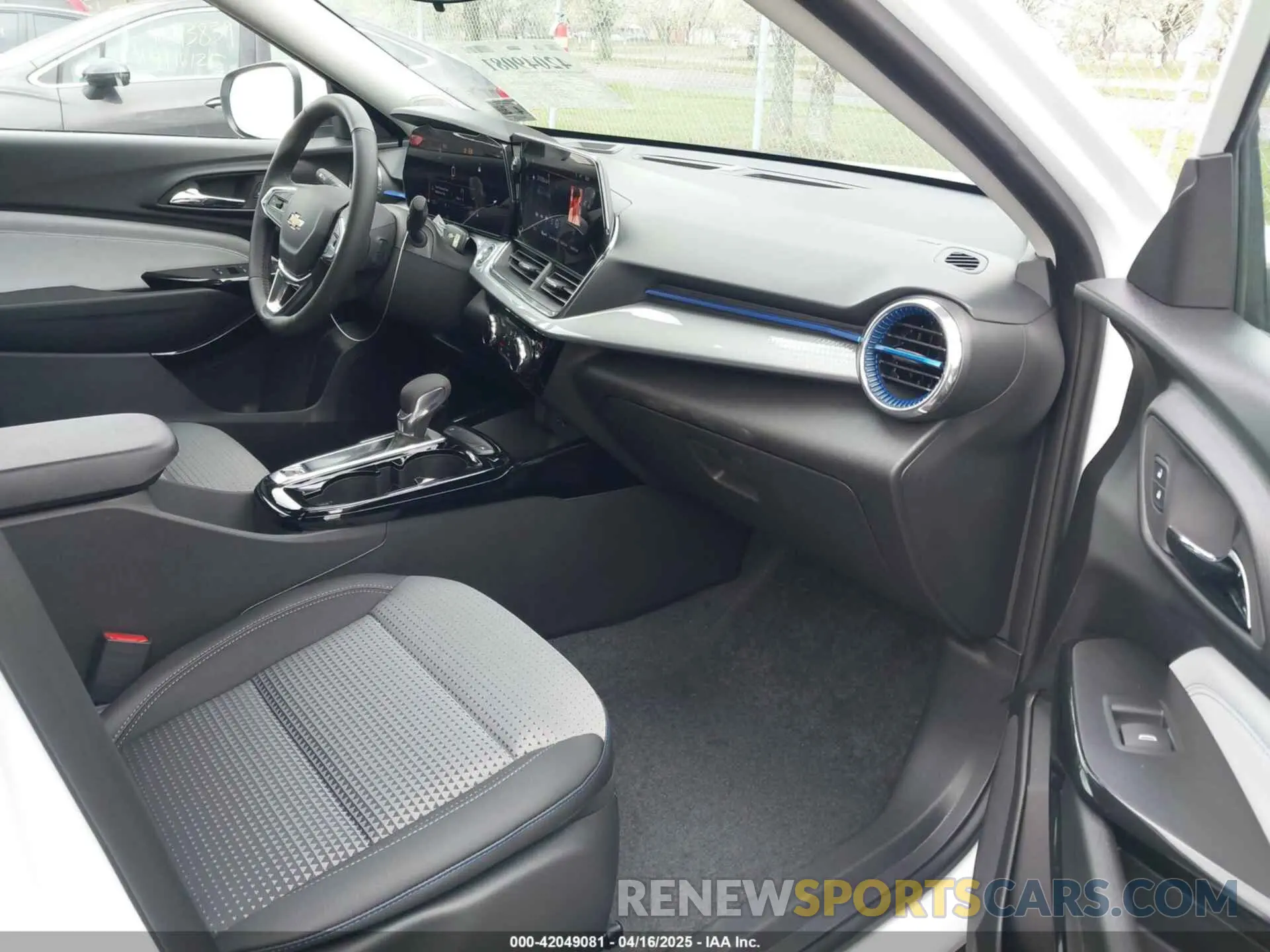 5 Photograph of a damaged car KL77LHEP0SC140915 CHEVROLET TRAX 2025