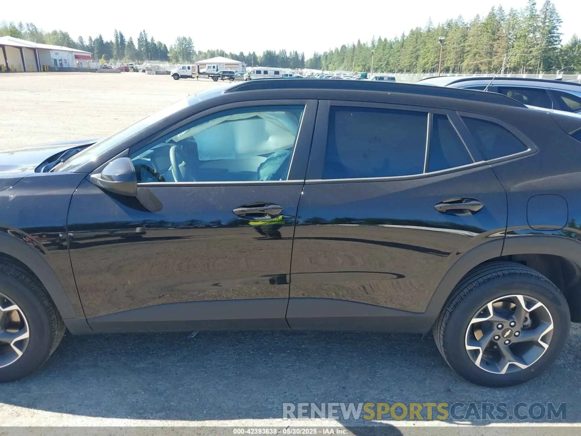 14 Photograph of a damaged car KL77LHEP0SC154393 CHEVROLET TRAX 2025