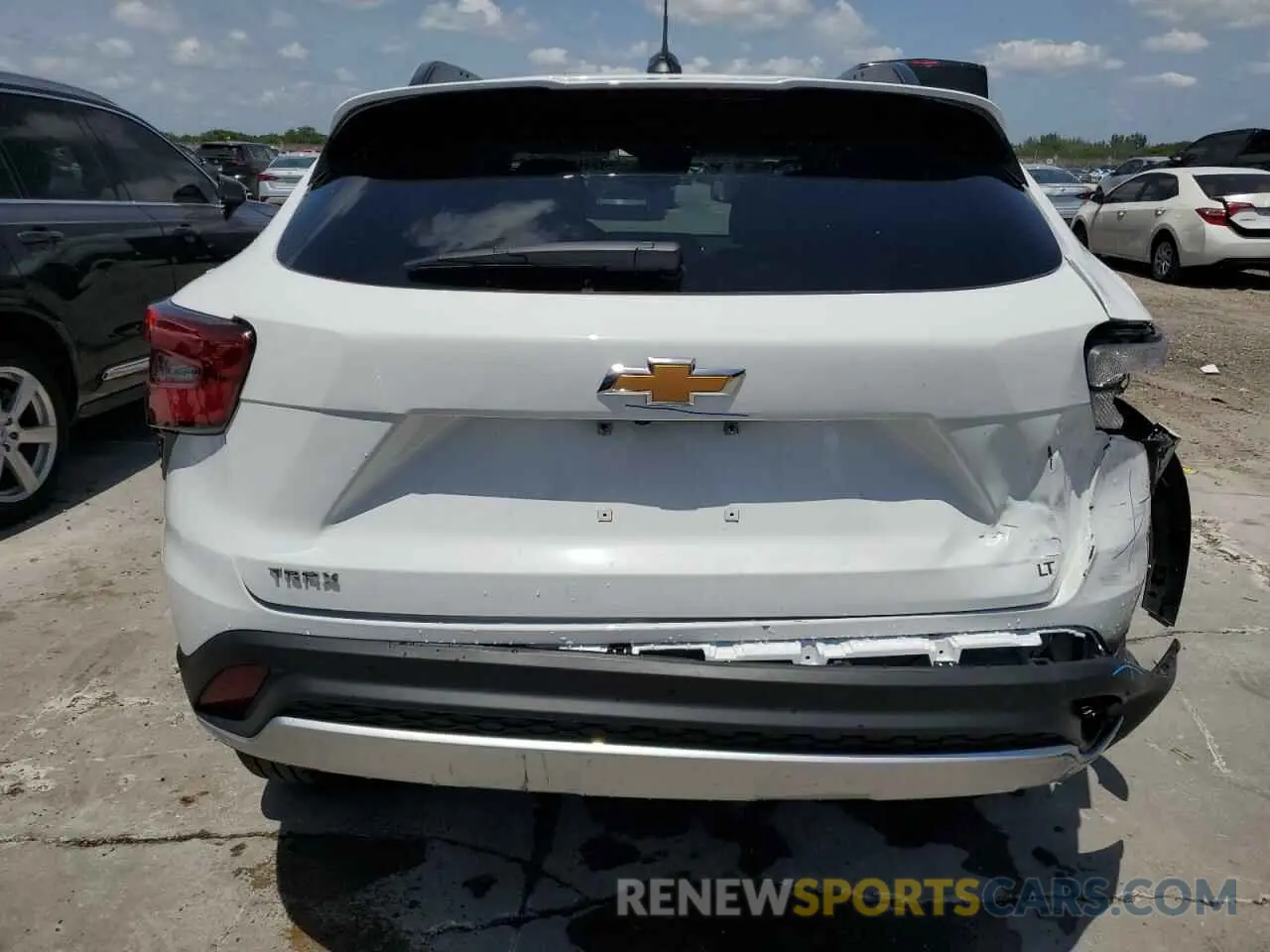 6 Photograph of a damaged car KL77LHEP0SC190939 CHEVROLET TRAX 2025