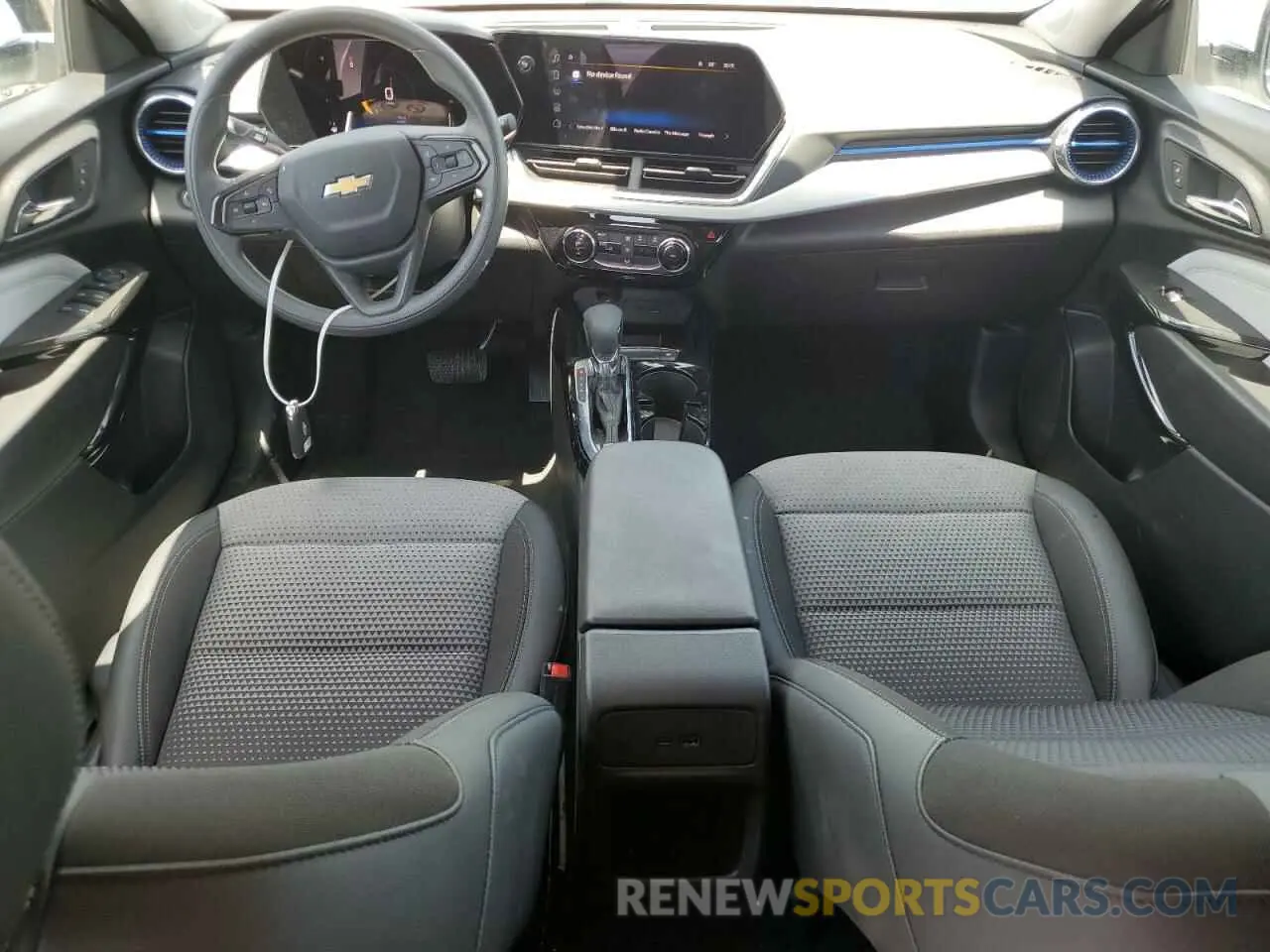 8 Photograph of a damaged car KL77LHEP0SC190939 CHEVROLET TRAX 2025