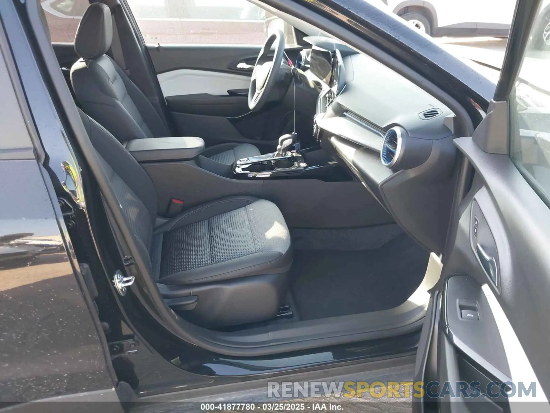 5 Photograph of a damaged car KL77LHEP0SC196451 CHEVROLET TRAX 2025