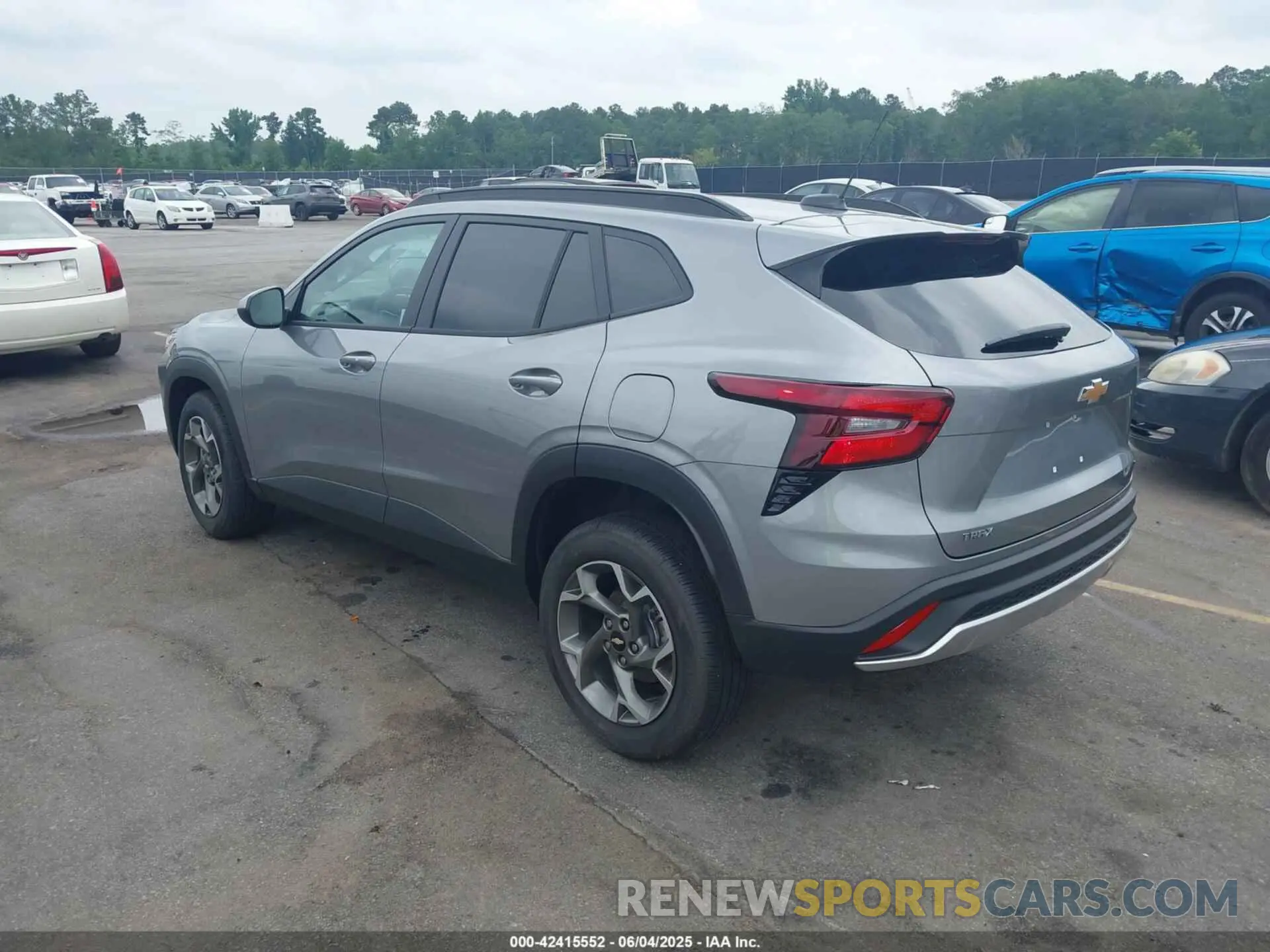 3 Photograph of a damaged car KL77LHEP0SC250668 CHEVROLET TRAX 2025