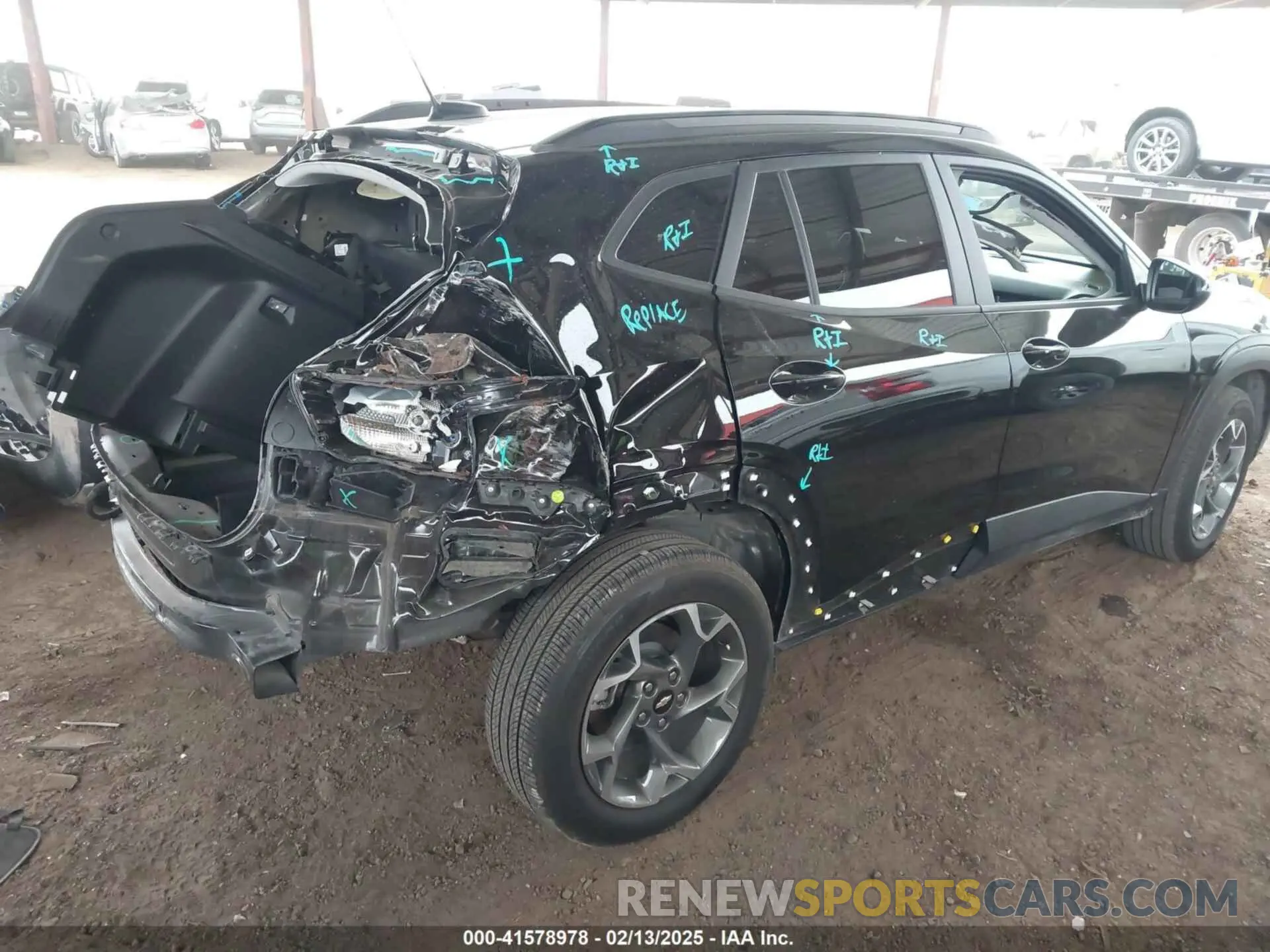 4 Photograph of a damaged car KL77LHEP1SC017947 CHEVROLET TRAX 2025