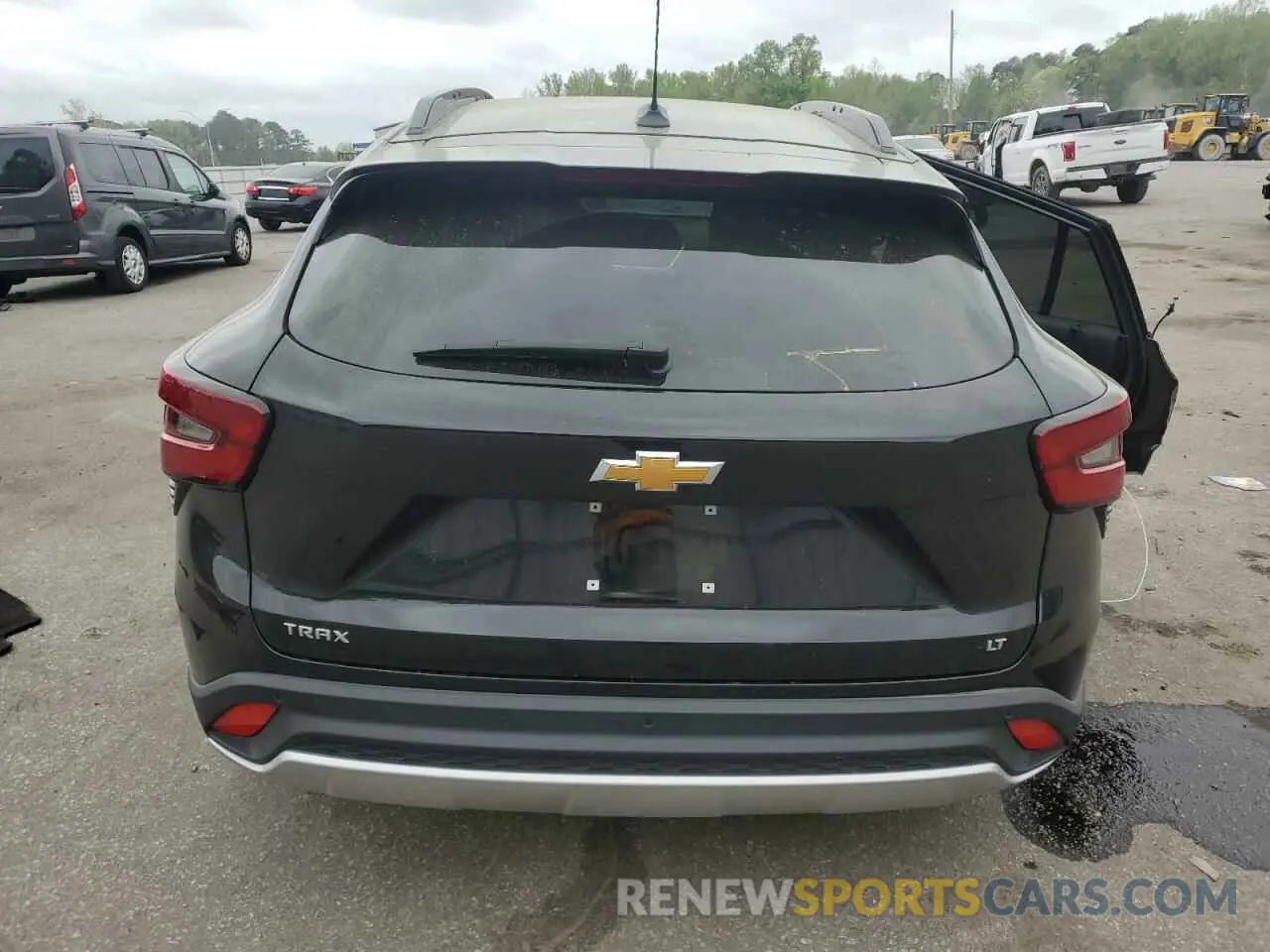 6 Photograph of a damaged car KL77LHEP1SC039060 CHEVROLET TRAX 2025