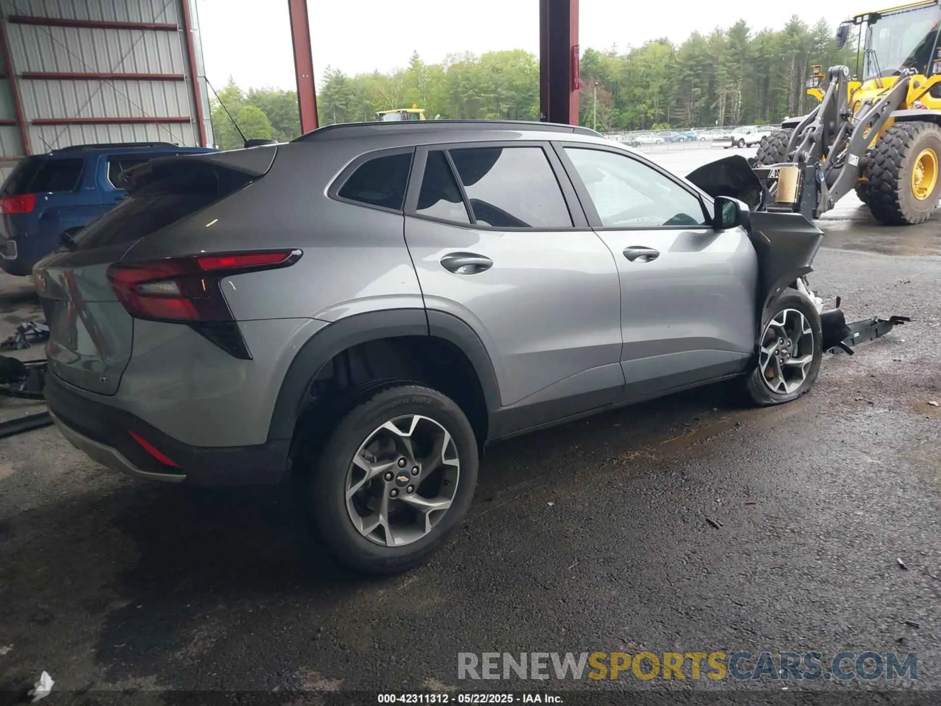 4 Photograph of a damaged car KL77LHEP1SC076920 CHEVROLET TRAX 2025