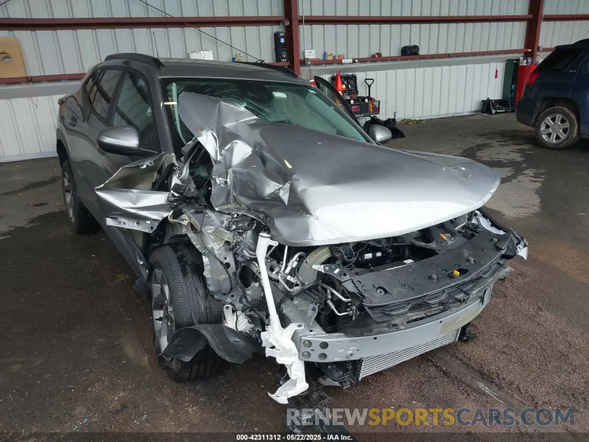 6 Photograph of a damaged car KL77LHEP1SC076920 CHEVROLET TRAX 2025