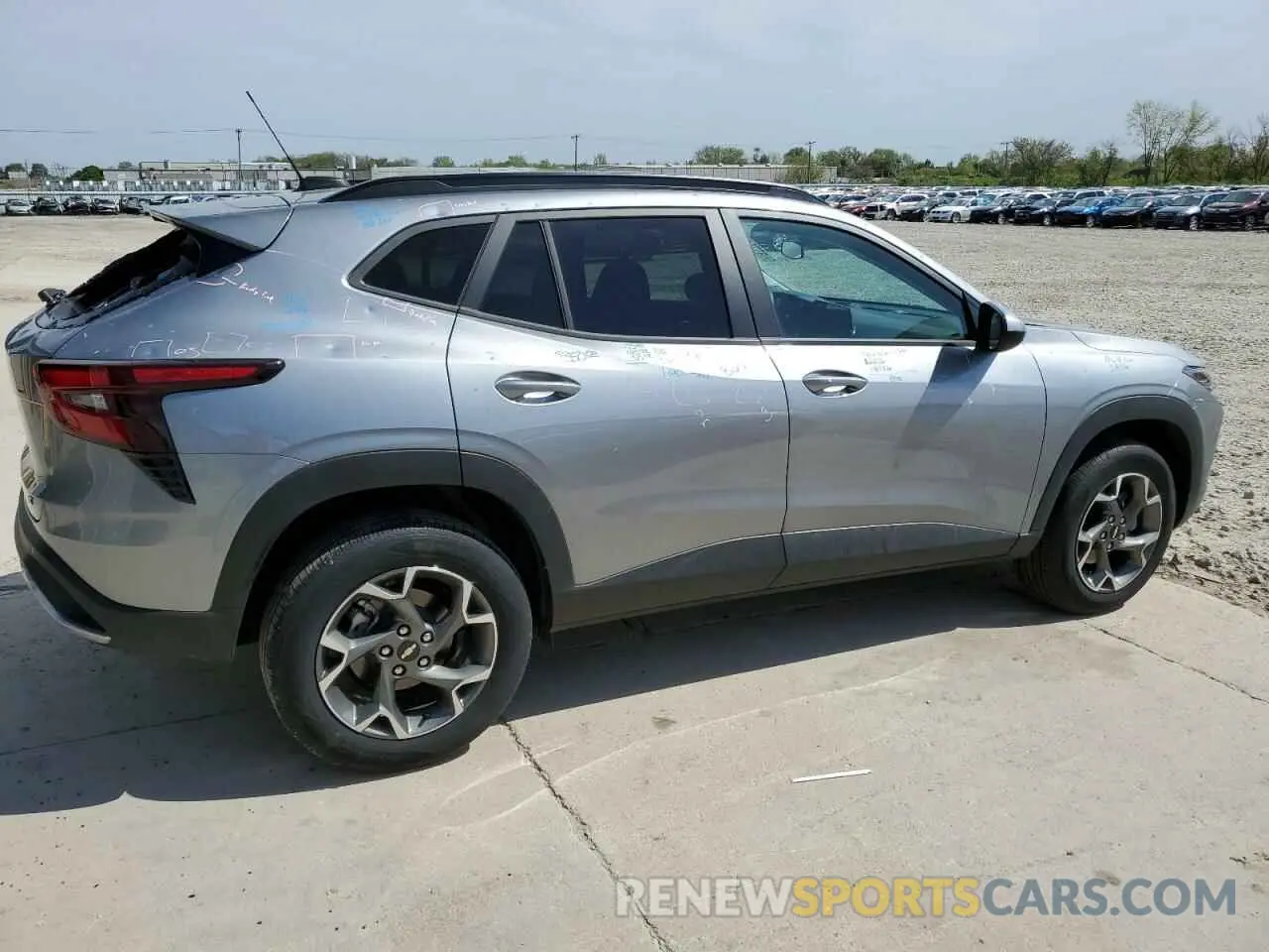3 Photograph of a damaged car KL77LHEP1SC085066 CHEVROLET TRAX 2025