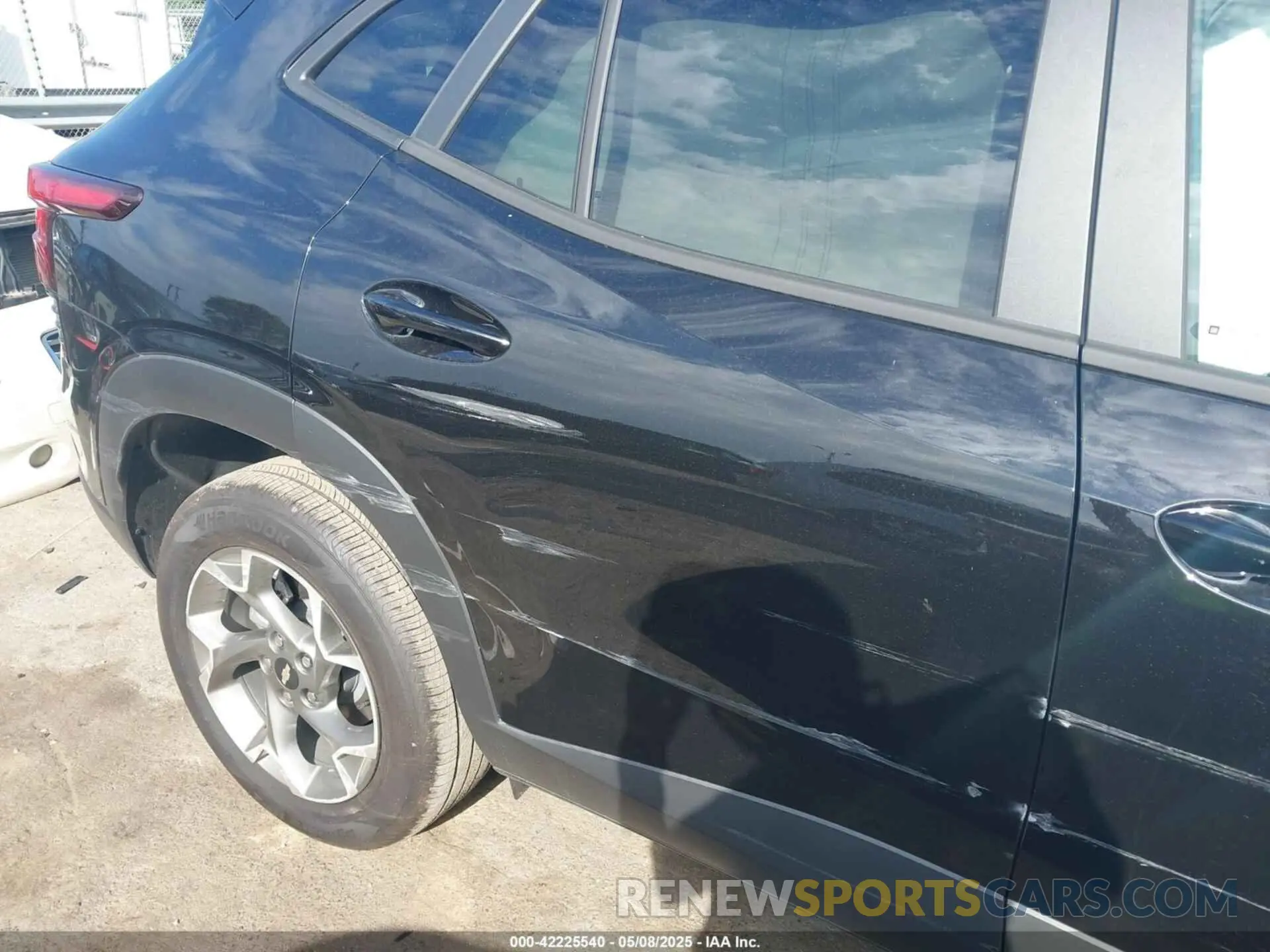 18 Photograph of a damaged car KL77LHEP1SC142916 CHEVROLET TRAX 2025