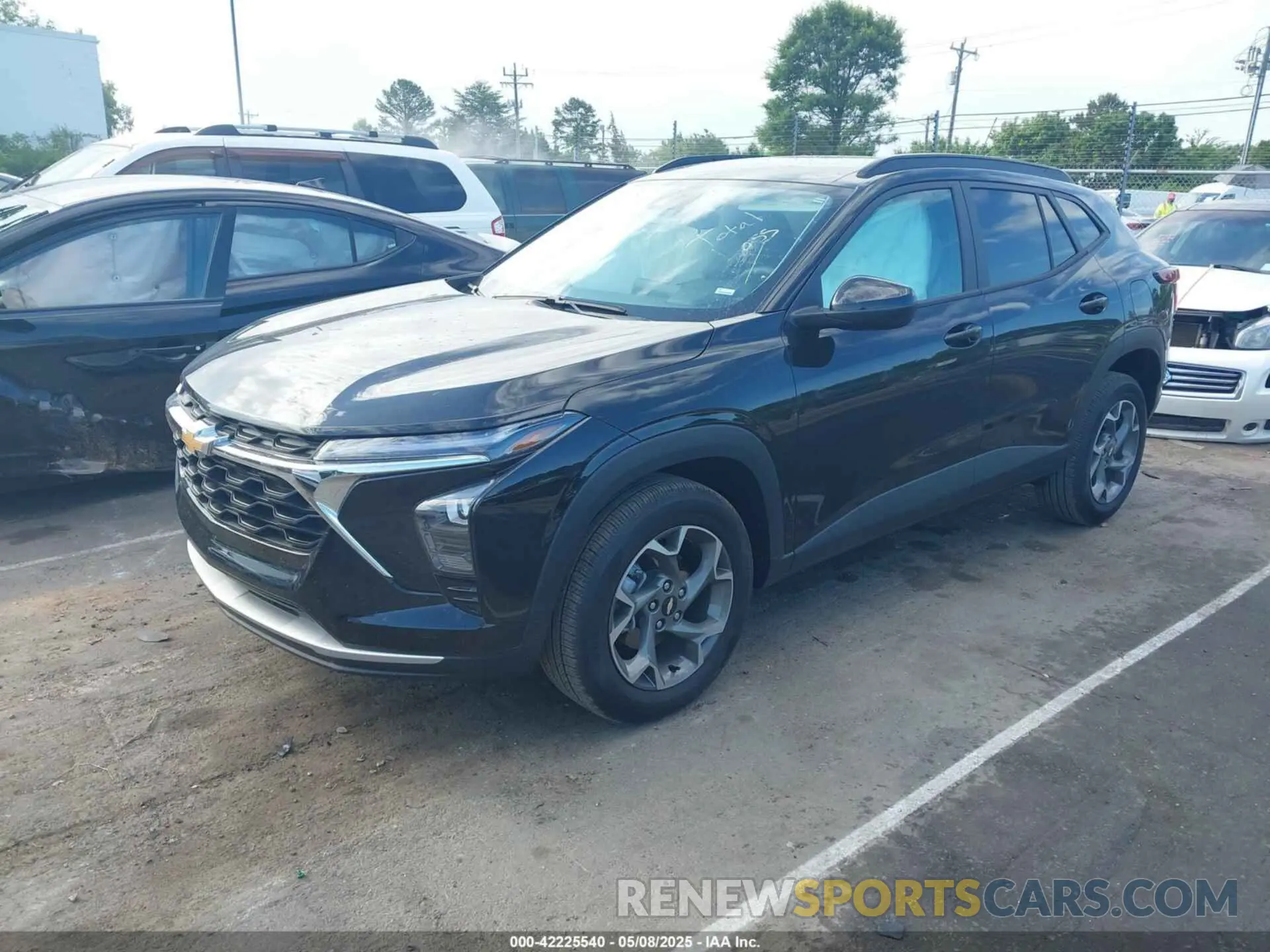 2 Photograph of a damaged car KL77LHEP1SC142916 CHEVROLET TRAX 2025