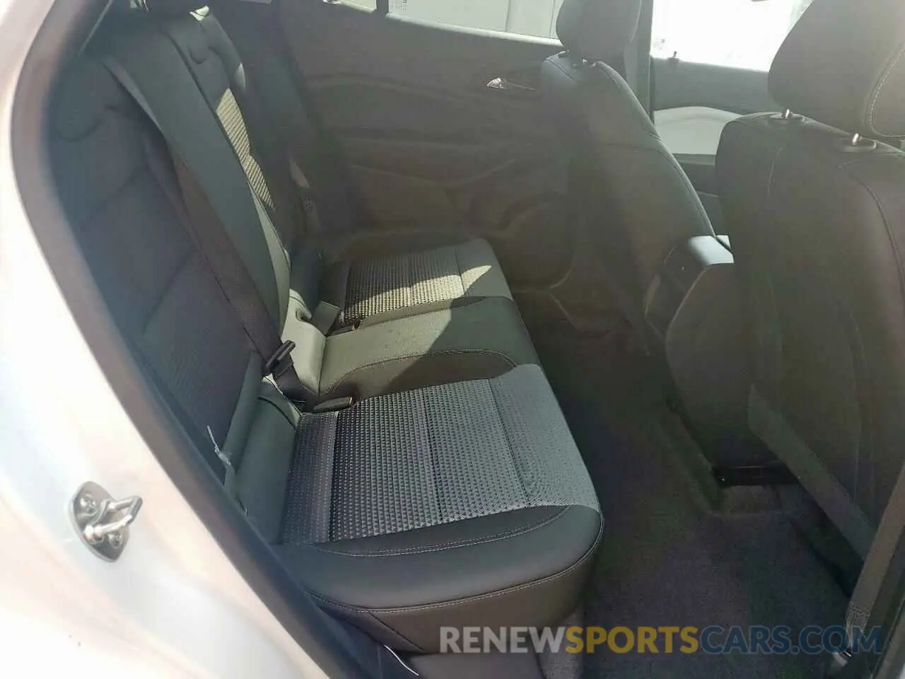10 Photograph of a damaged car KL77LHEP1SC229604 CHEVROLET TRAX 2025