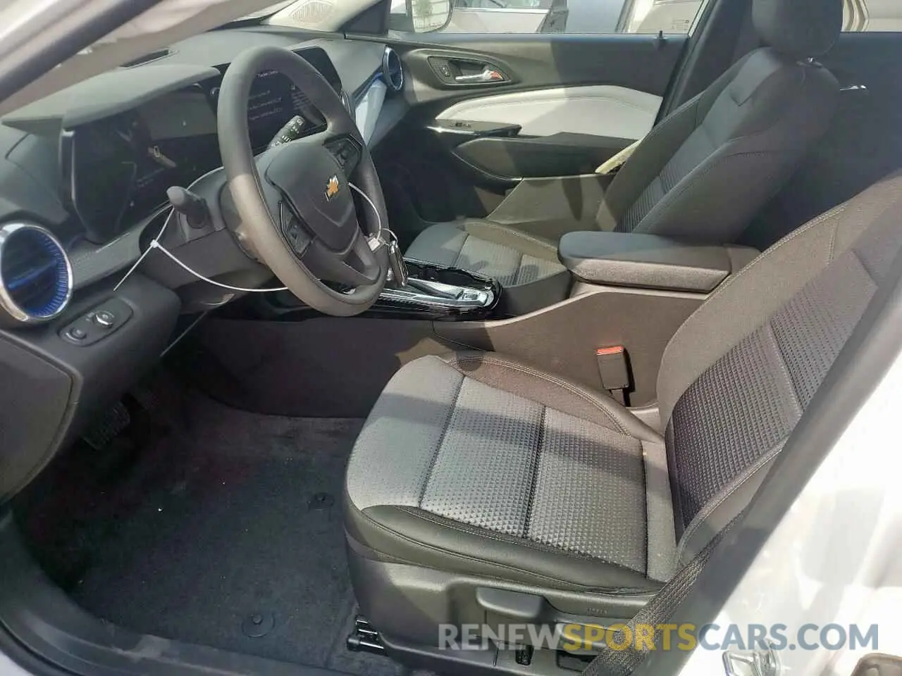 7 Photograph of a damaged car KL77LHEP1SC229604 CHEVROLET TRAX 2025