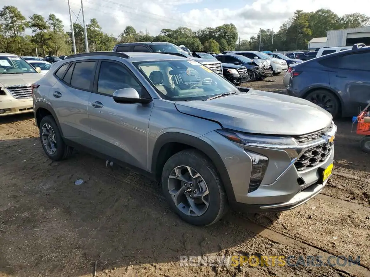 4 Photograph of a damaged car KL77LHEP2SC098361 CHEVROLET TRAX 2025