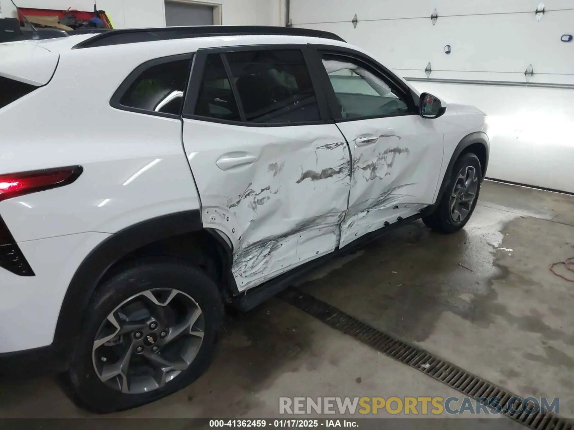 17 Photograph of a damaged car KL77LHEP2SC134923 CHEVROLET TRAX 2025