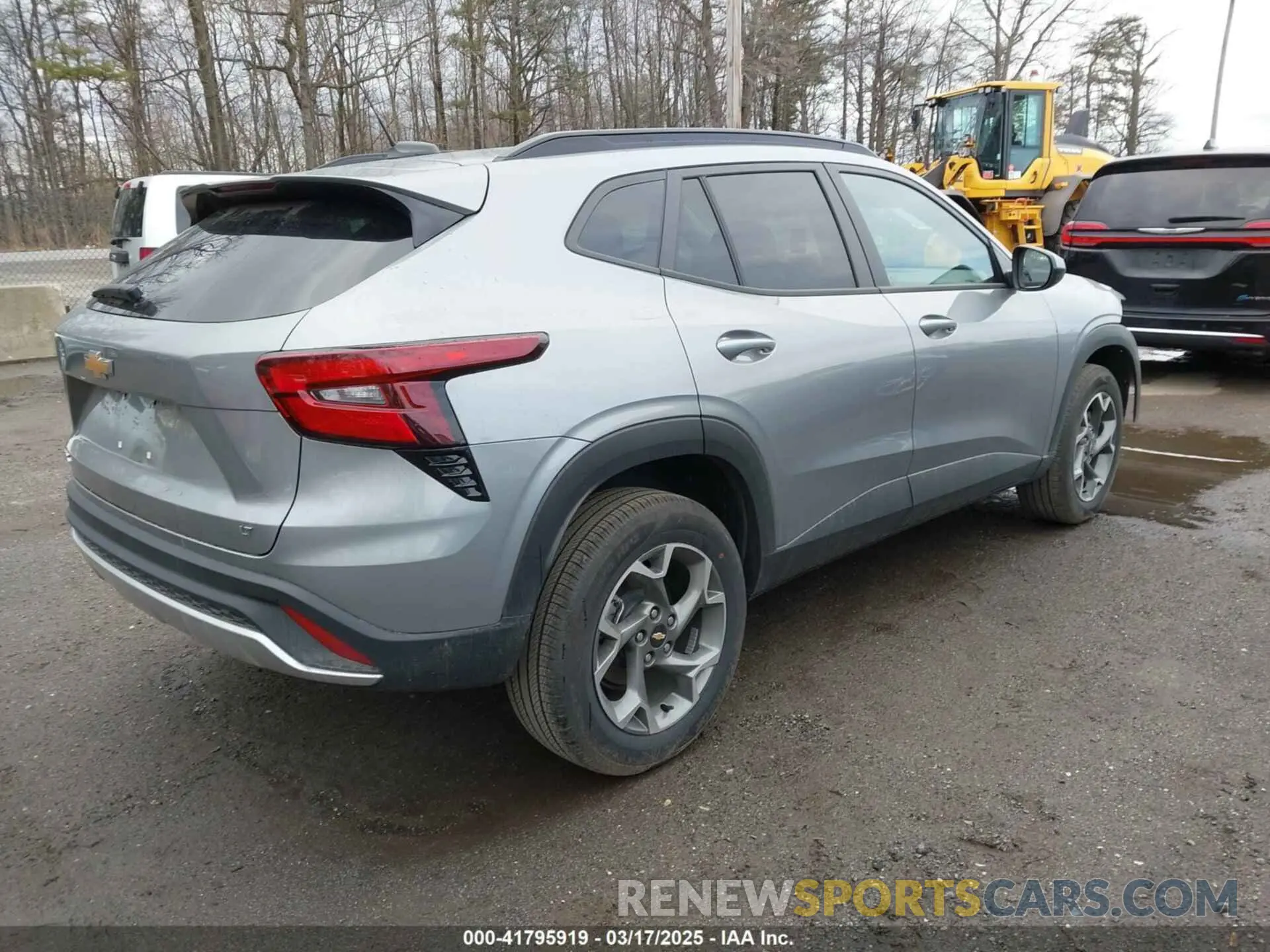 4 Photograph of a damaged car KL77LHEP2SC145792 CHEVROLET TRAX 2025