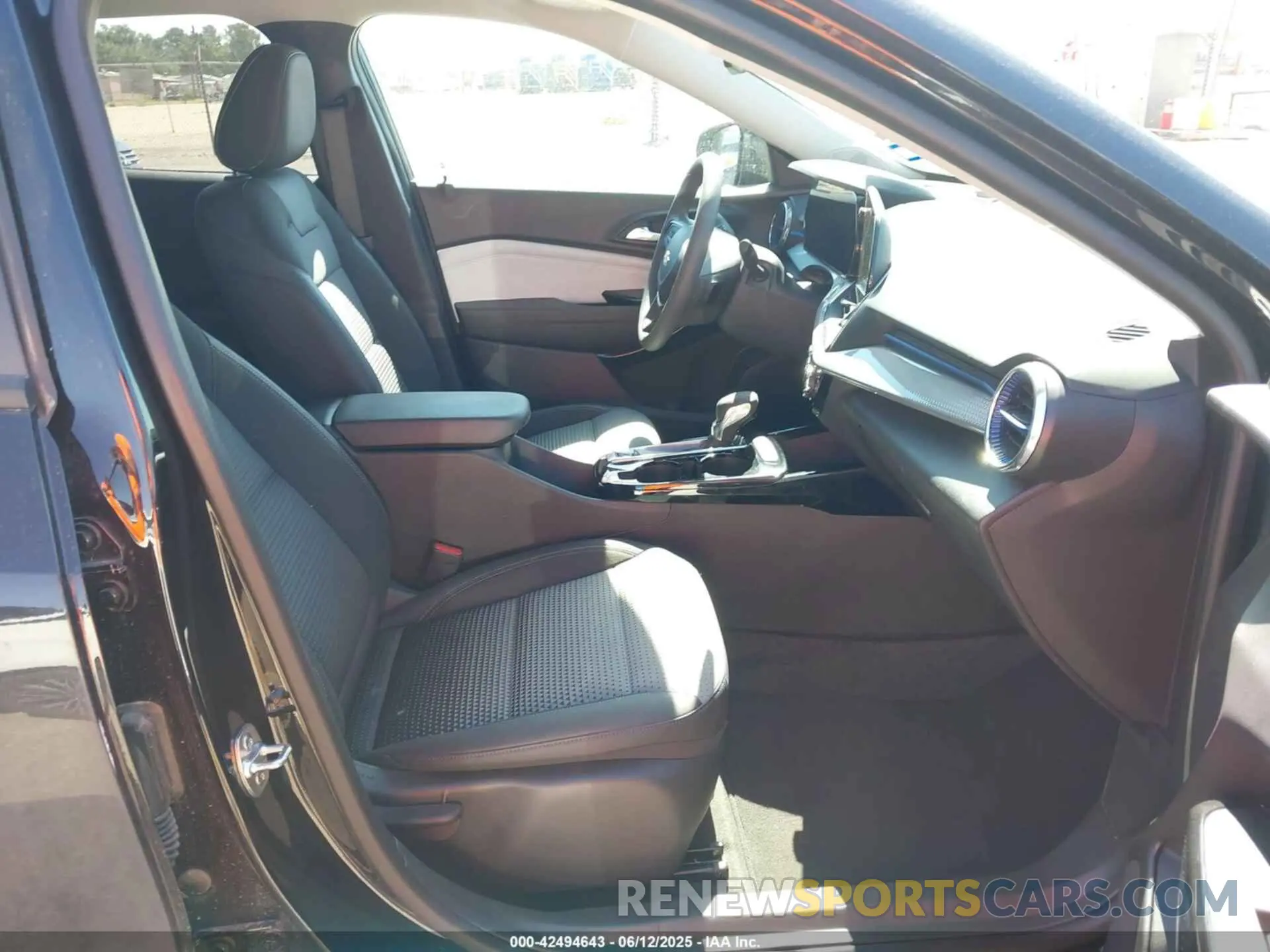 5 Photograph of a damaged car KL77LHEP2SC213704 CHEVROLET TRAX 2025
