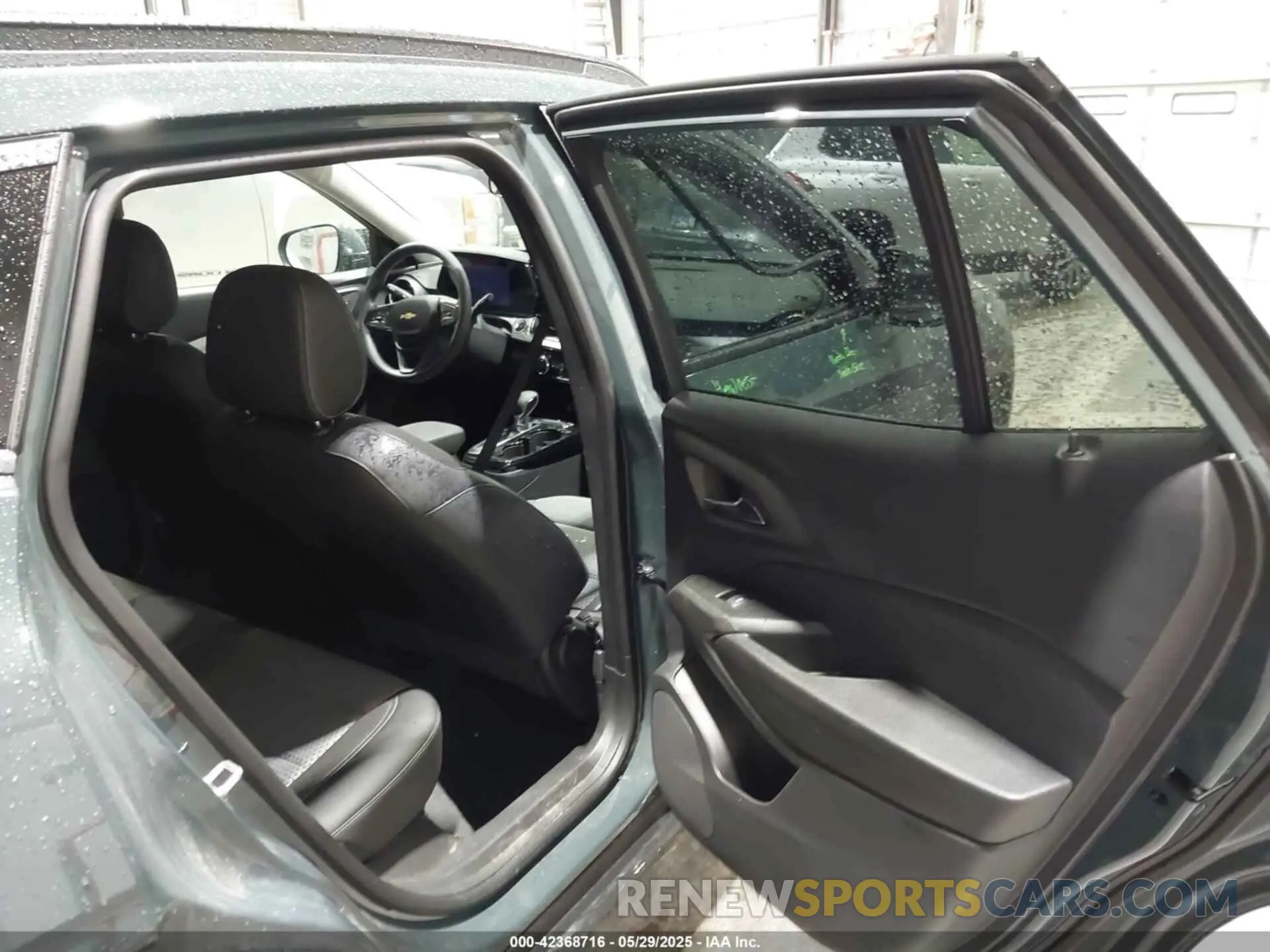 8 Photograph of a damaged car KL77LHEP2SC221818 CHEVROLET TRAX 2025
