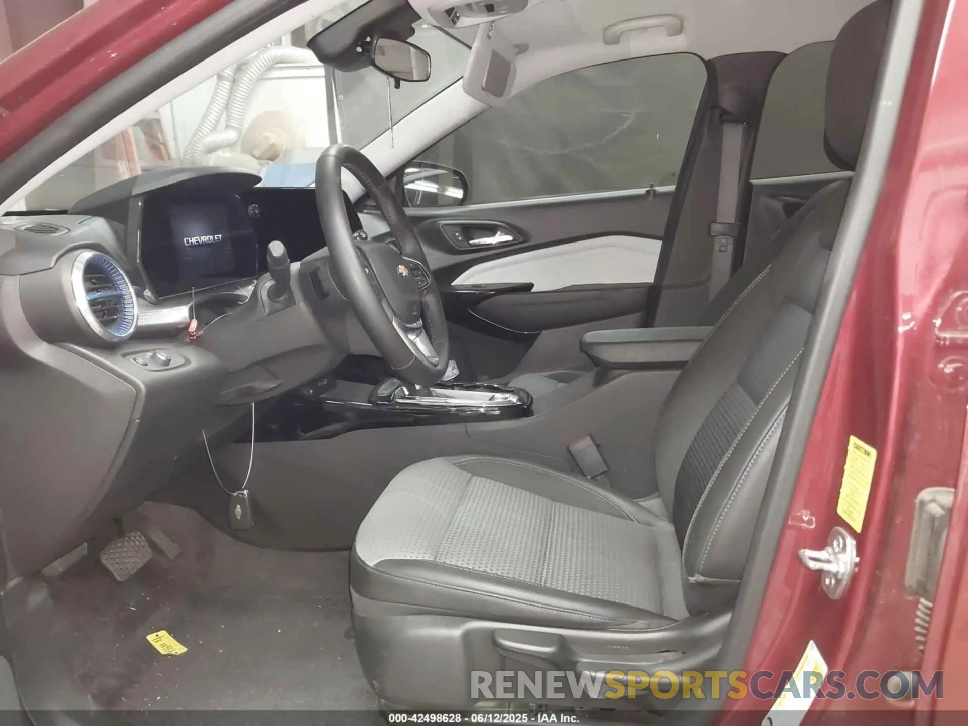 5 Photograph of a damaged car KL77LHEP3SC074683 CHEVROLET TRAX 2025