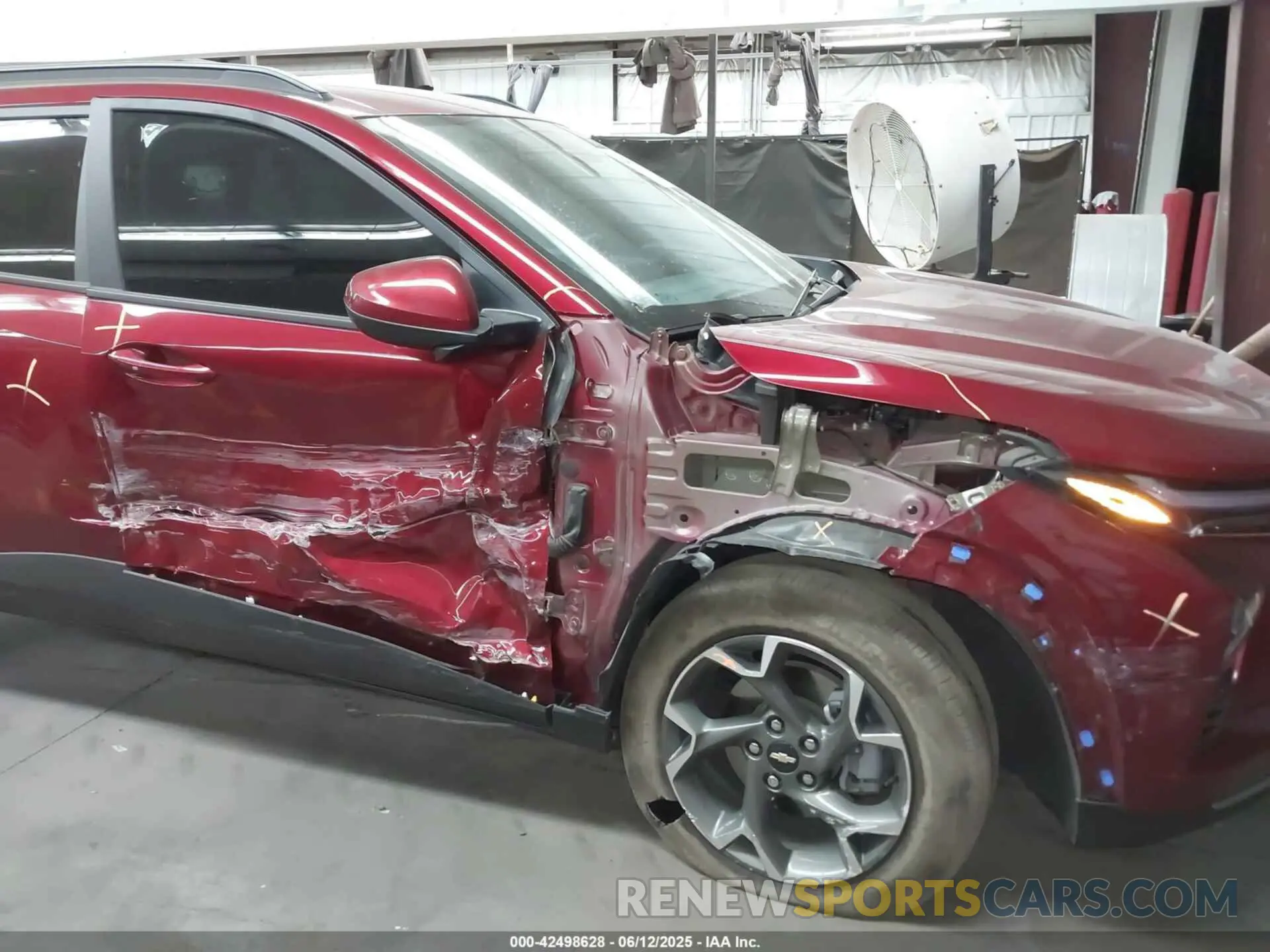 6 Photograph of a damaged car KL77LHEP3SC074683 CHEVROLET TRAX 2025
