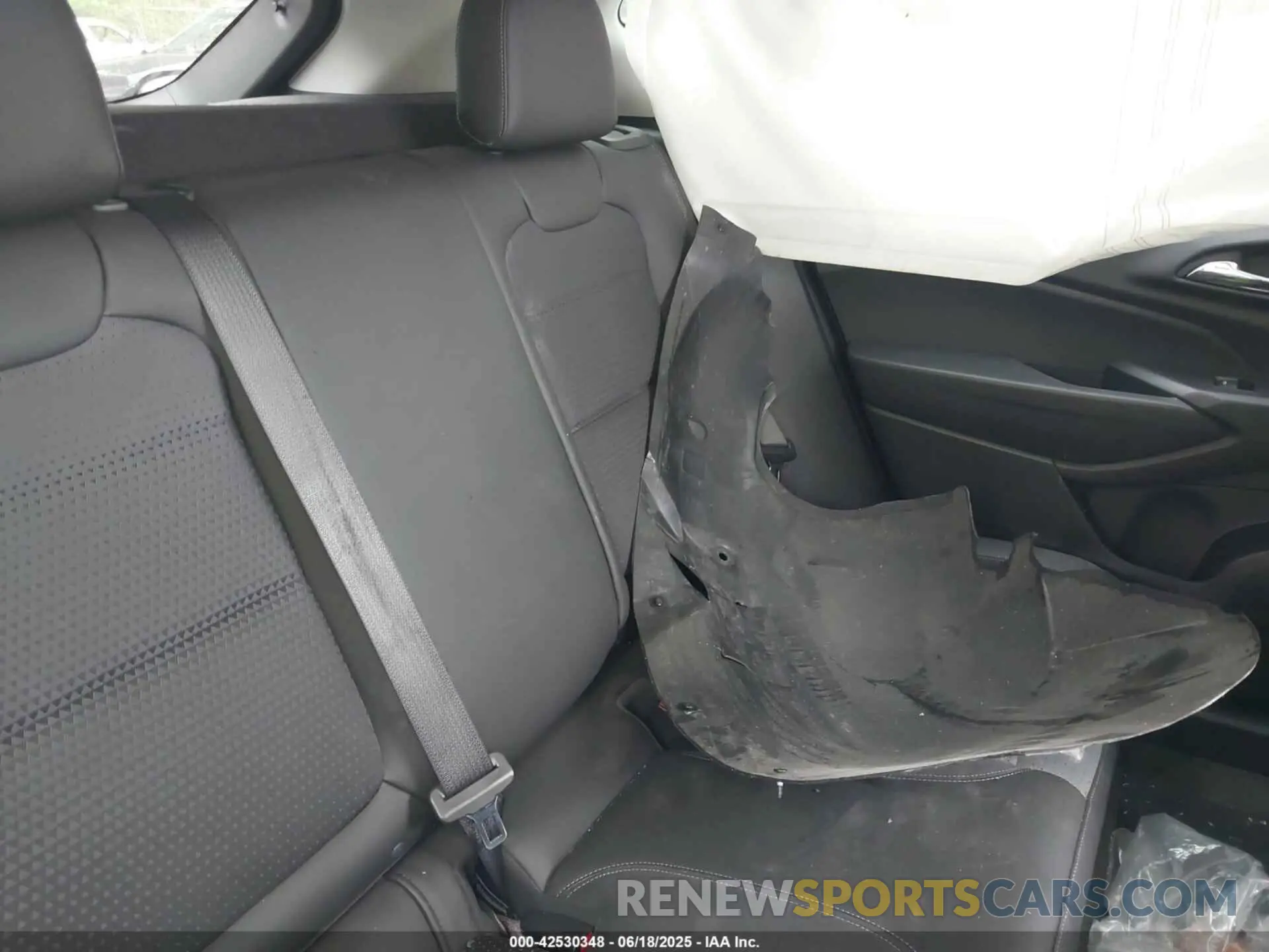 8 Photograph of a damaged car KL77LHEP3SC109092 CHEVROLET TRAX 2025