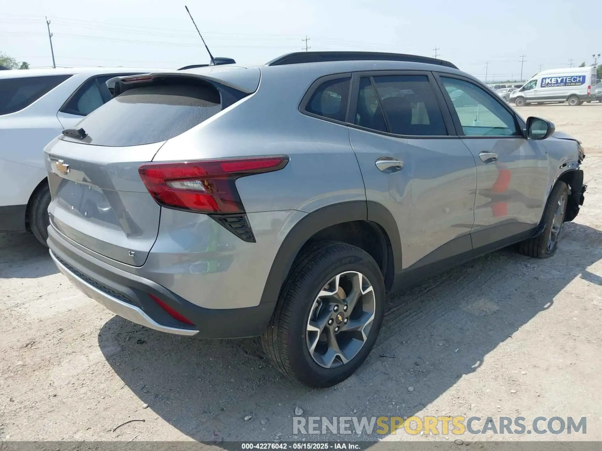 4 Photograph of a damaged car KL77LHEP3SC169602 CHEVROLET TRAX 2025